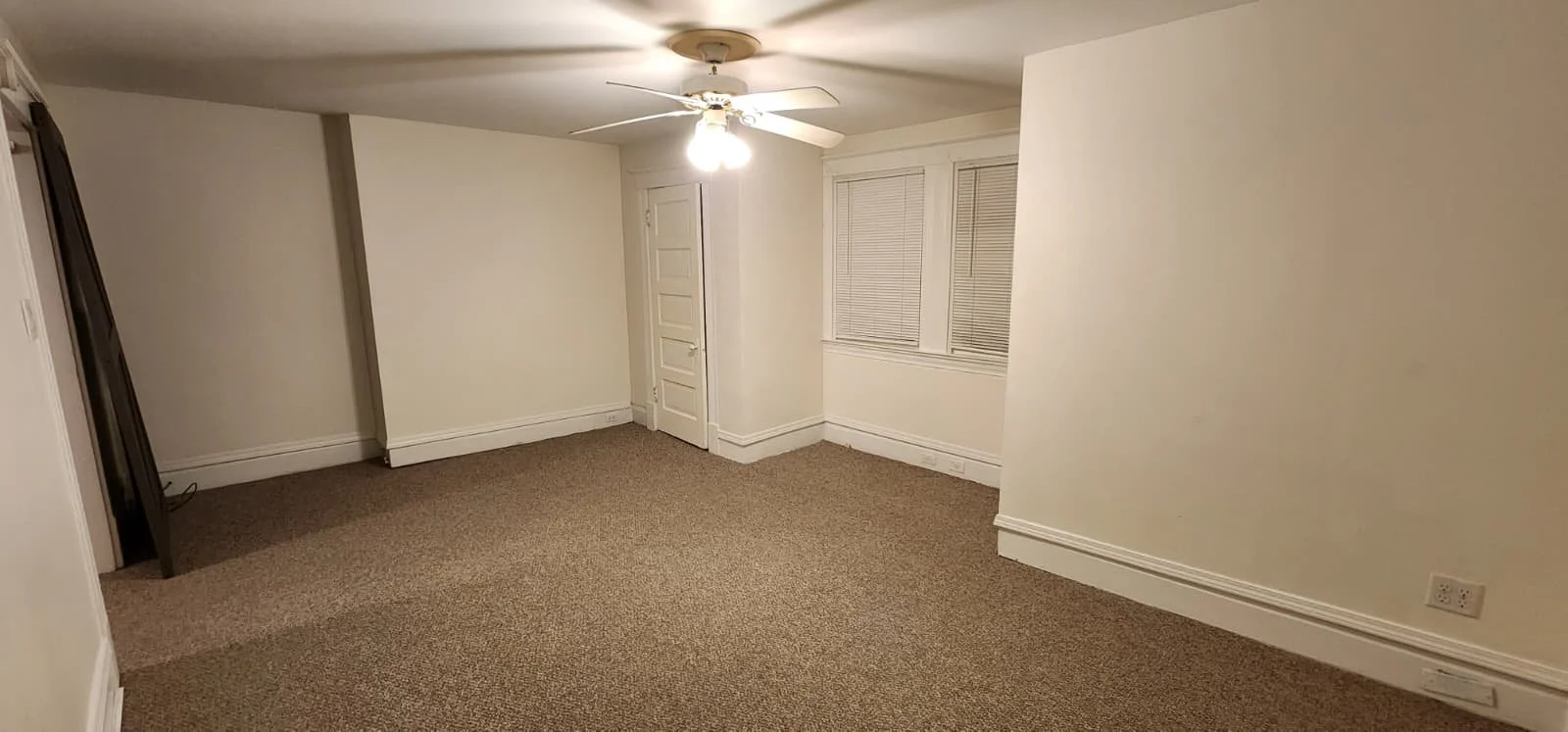 Apt 3 Master Bedrm West.jpg