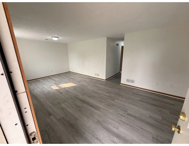 LIVING ROOM.jpg