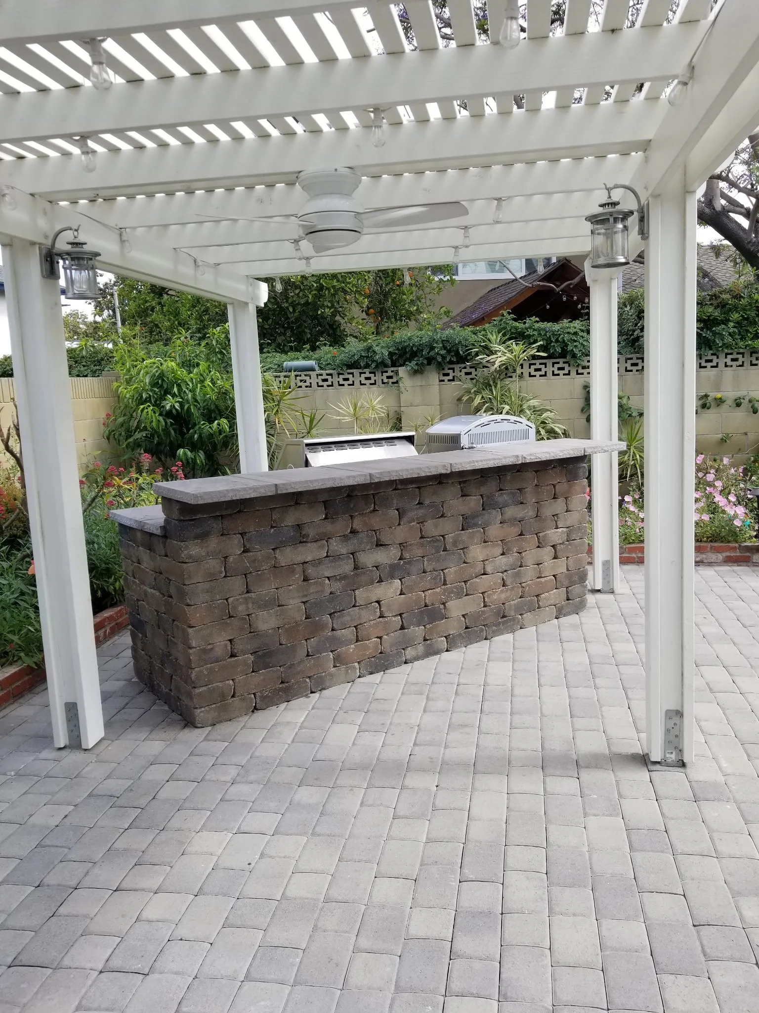 Custom Outdoor BBQ Kitchens