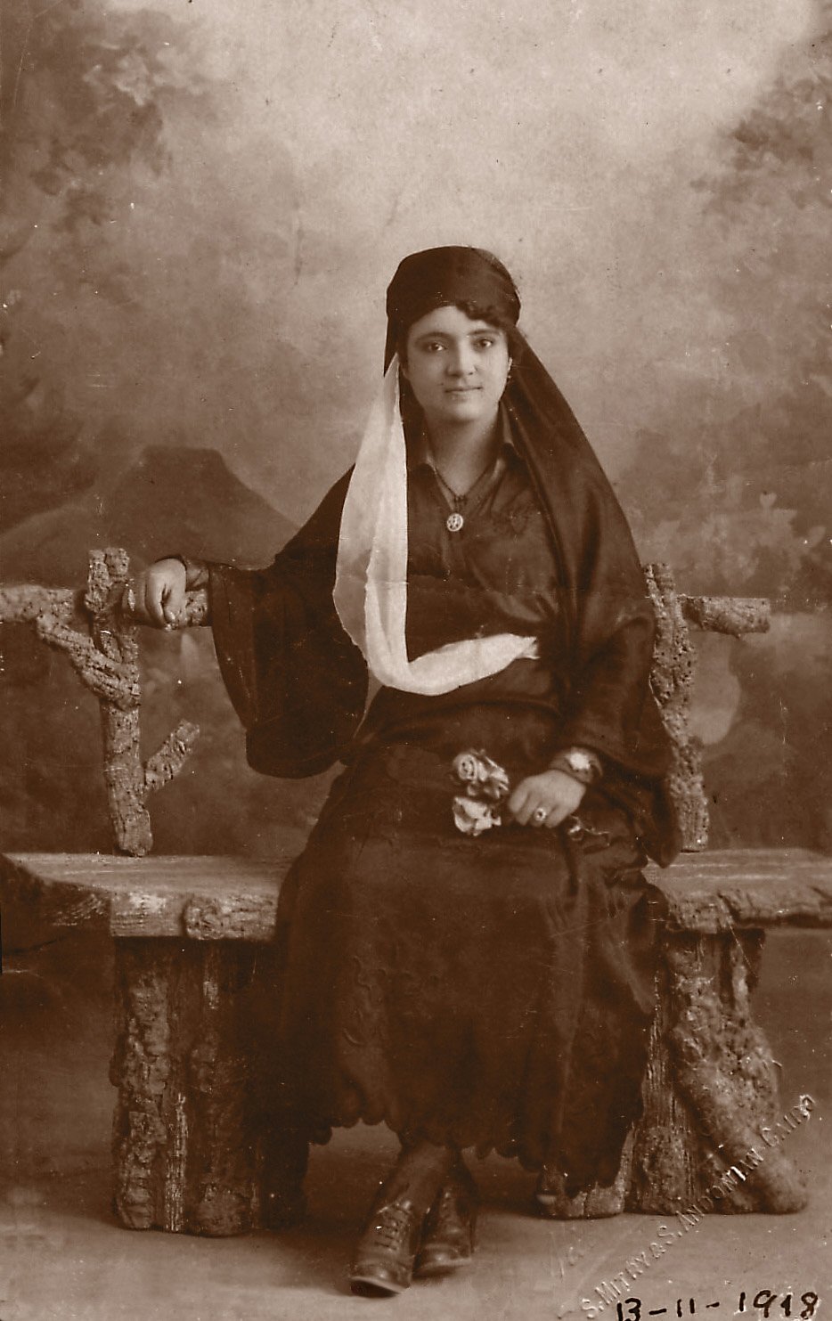 Fashion Influences in Family Archives: From Syria, Yemen, Zanzibar &amp; Egypt 