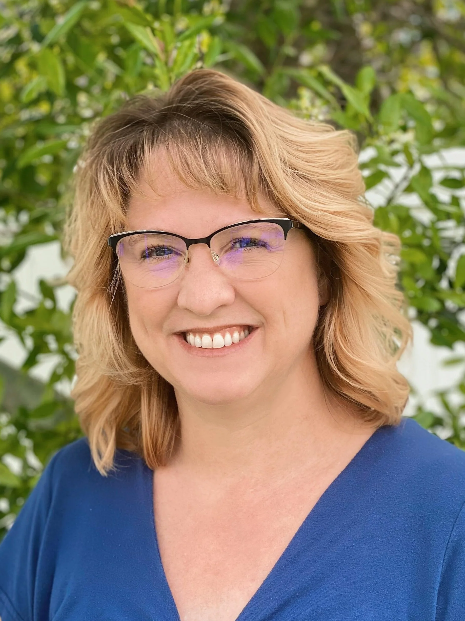 City Mission Ministries family and marriage counselor – offering Christian counseling services alongside food pantry and homeless outreach programs to help clients build stronger families and emotional support systems.