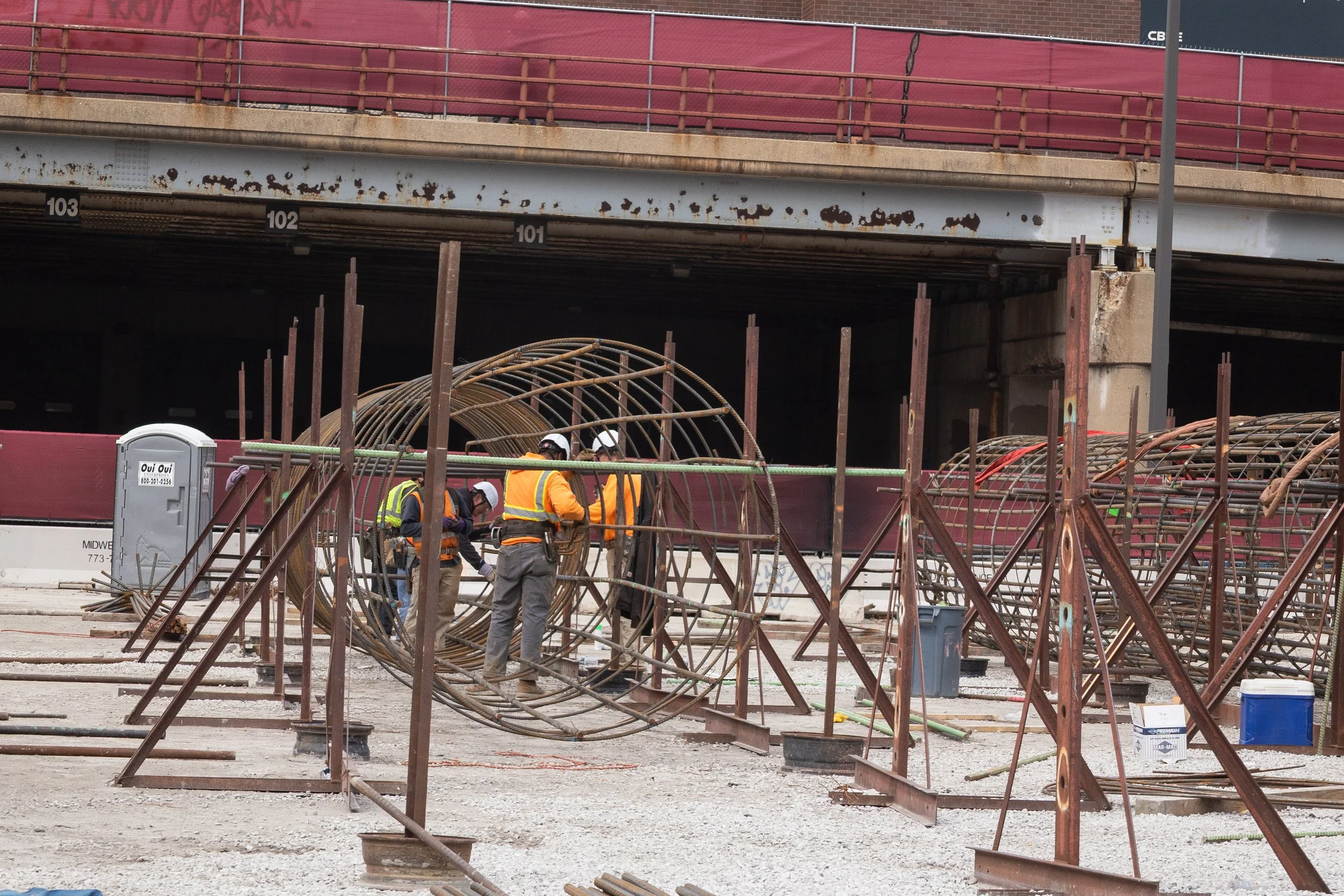 Structural support installed along Chicago Avenue. 