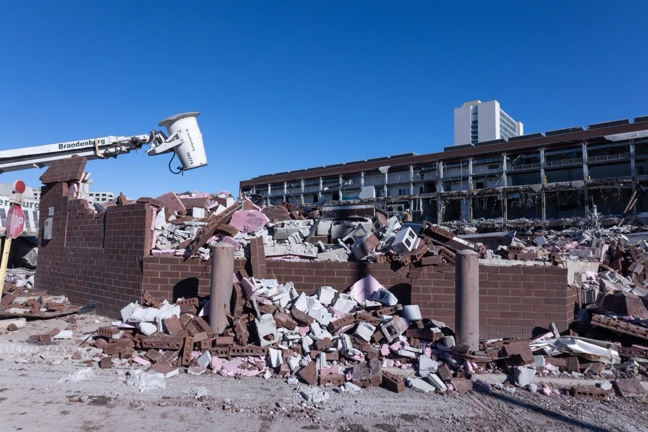 Demolition of the Chicago Tribune Freedom Center. 