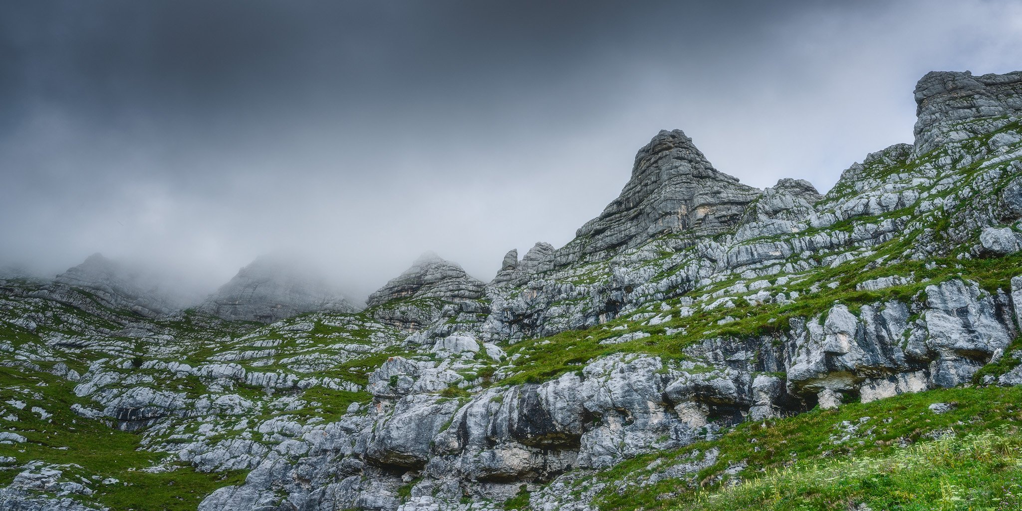 Fb2025 Montasio glow dark moodsrgb.jpg