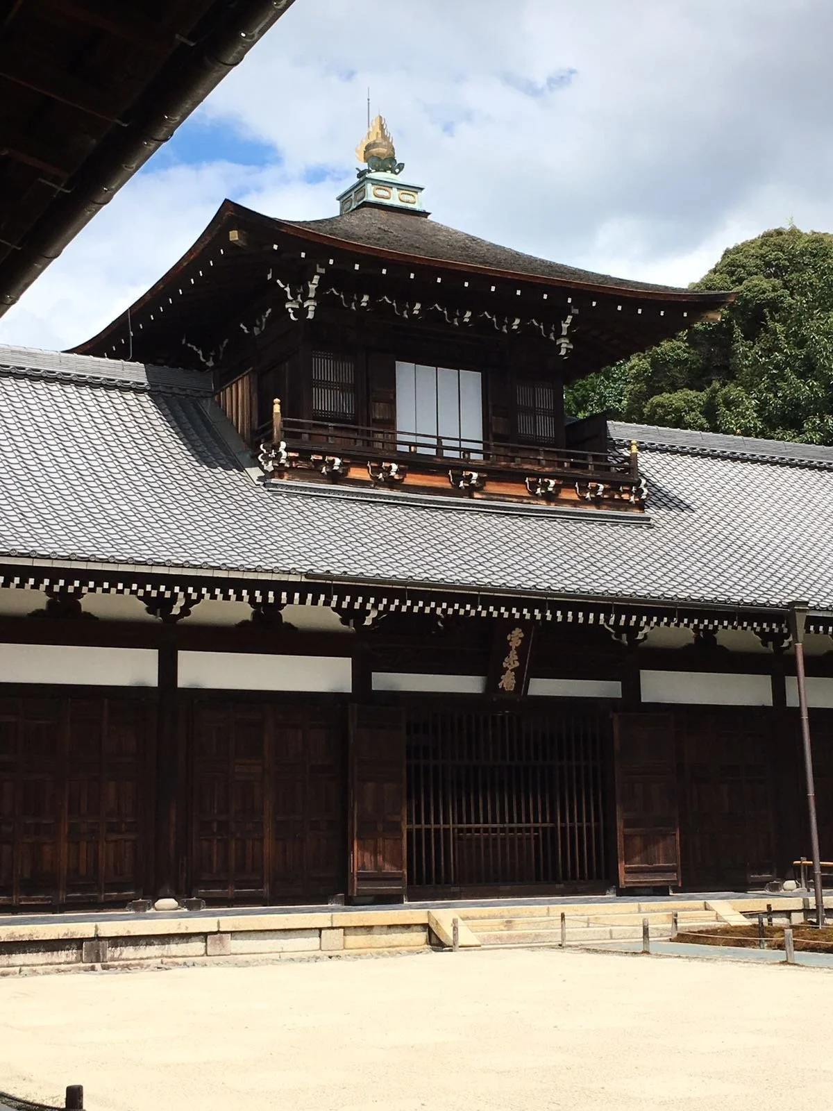 image of a temple in kyoto, Japan