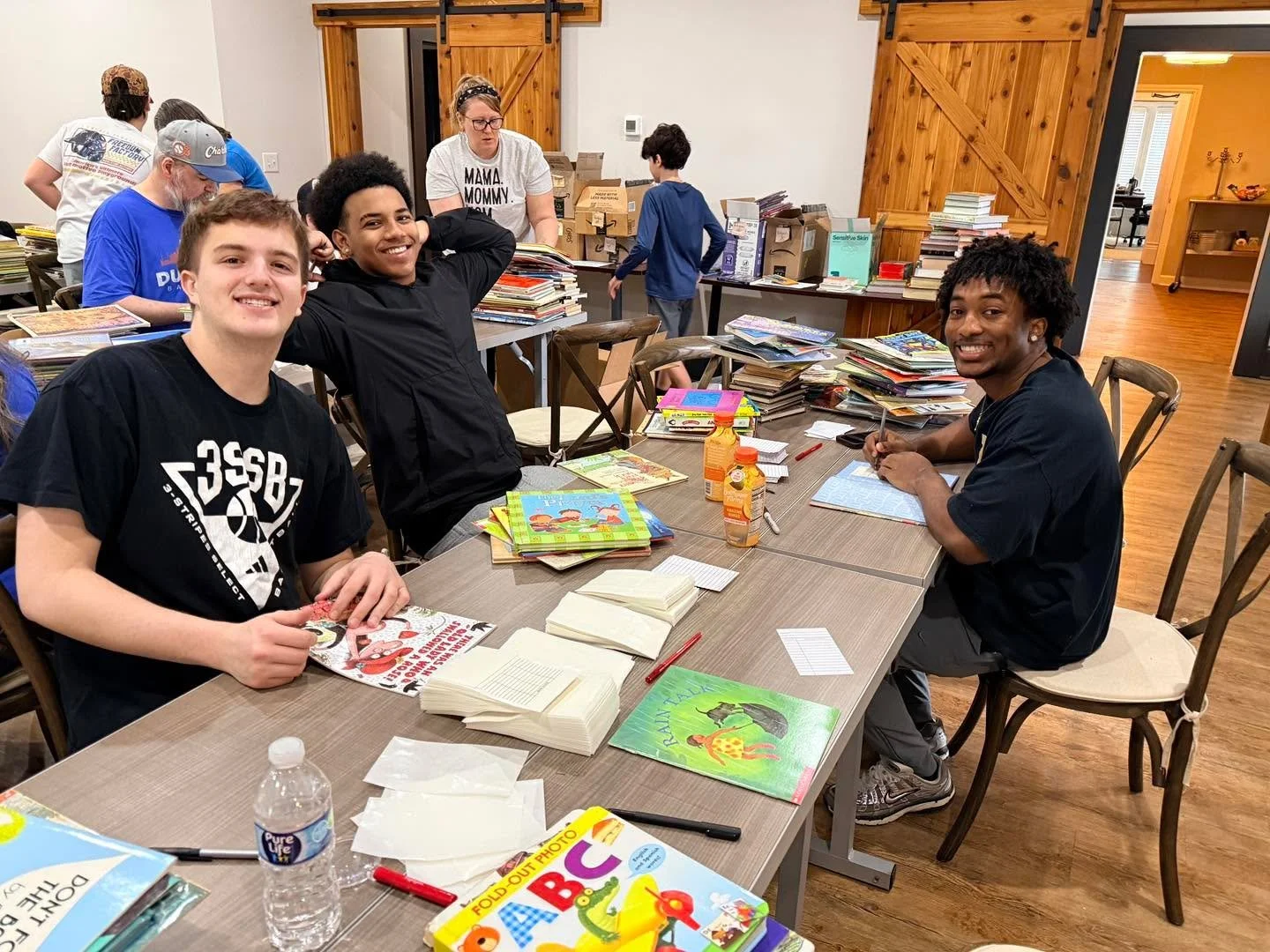 Volunteers at our book processing event getting books ready to build new libraries this summer in Ghana!!! #sort #stamp #ship 

Thank you for all of your book donations! 

Hosting a book drive is simple and can be done anytime of the year!  Message u