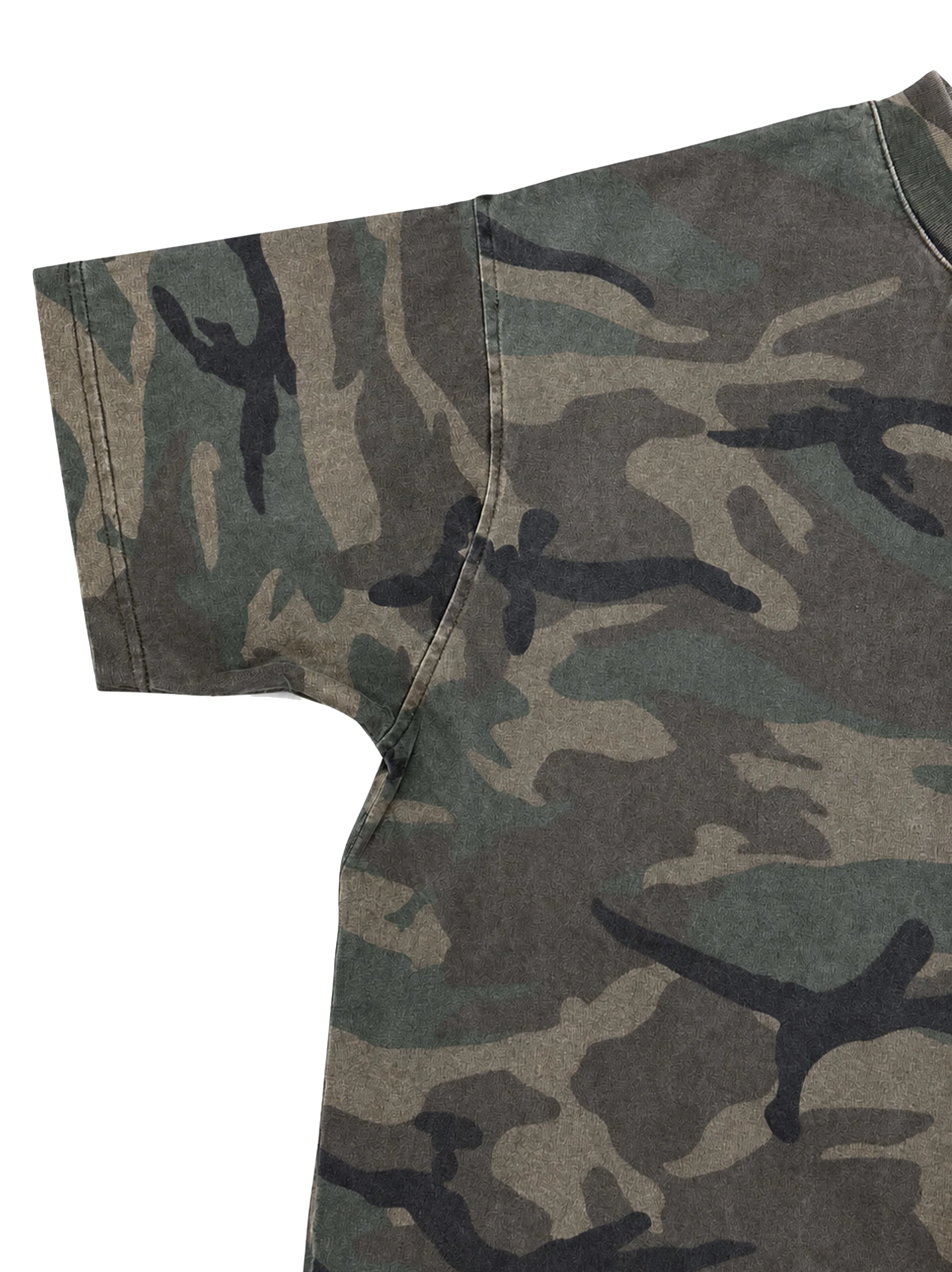 Novo Los Angeles_0002_Woodland camo shirt on white.jpg