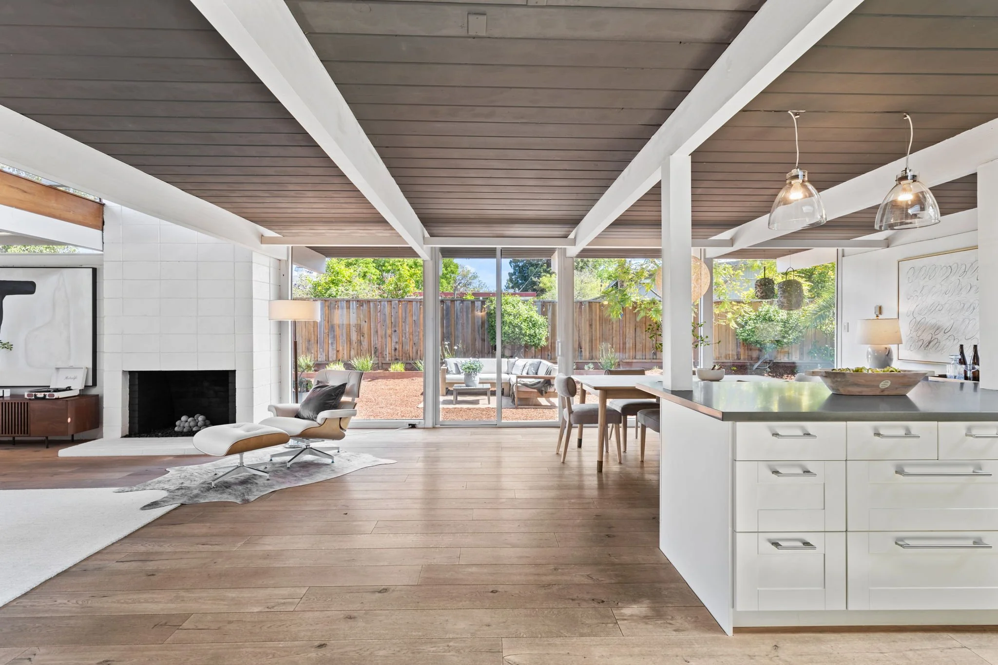 15-web-or-mls-So Gold Photo-15.jpg