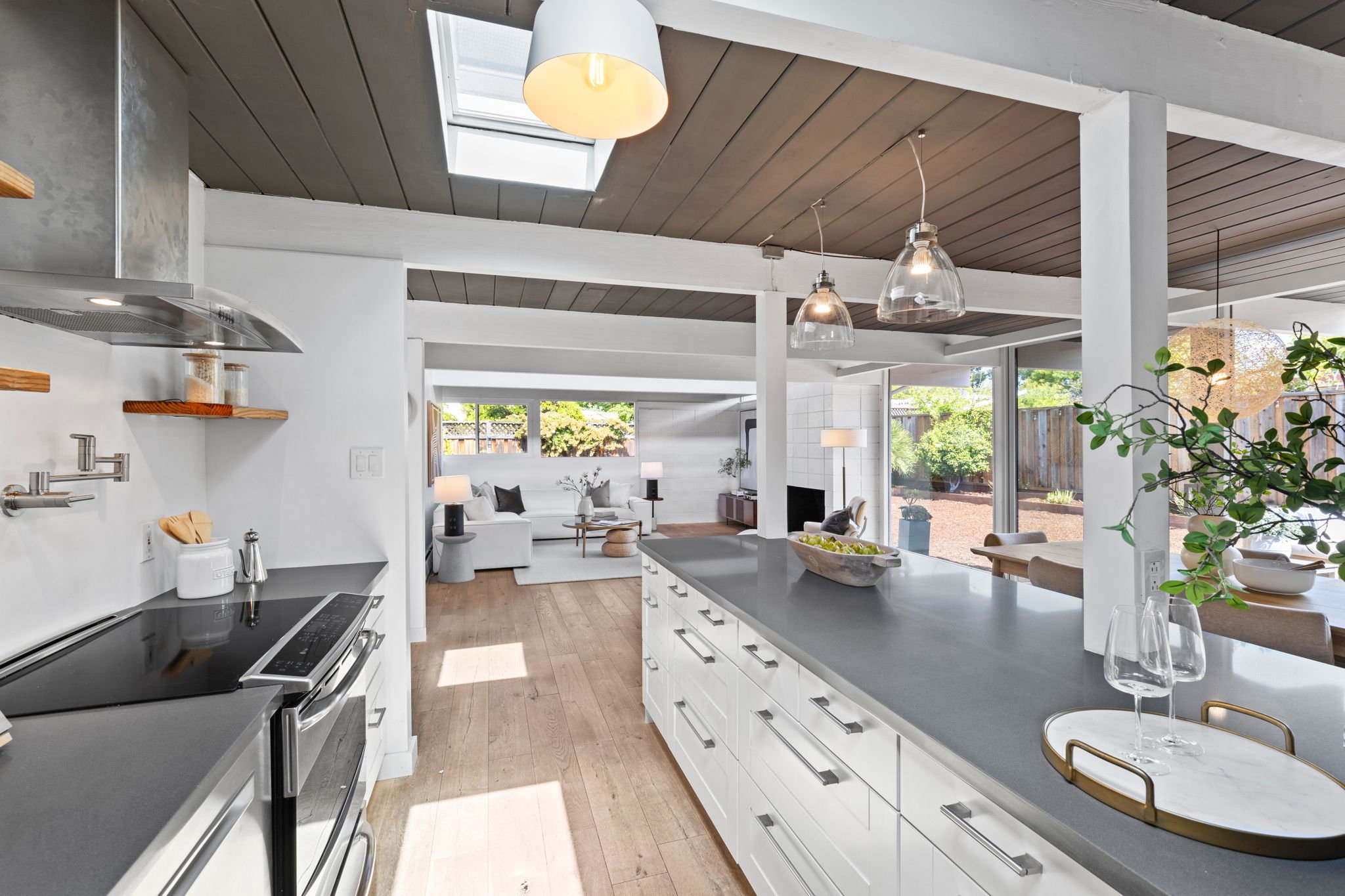 24-web-or-mls-So Gold Photo-24.jpg