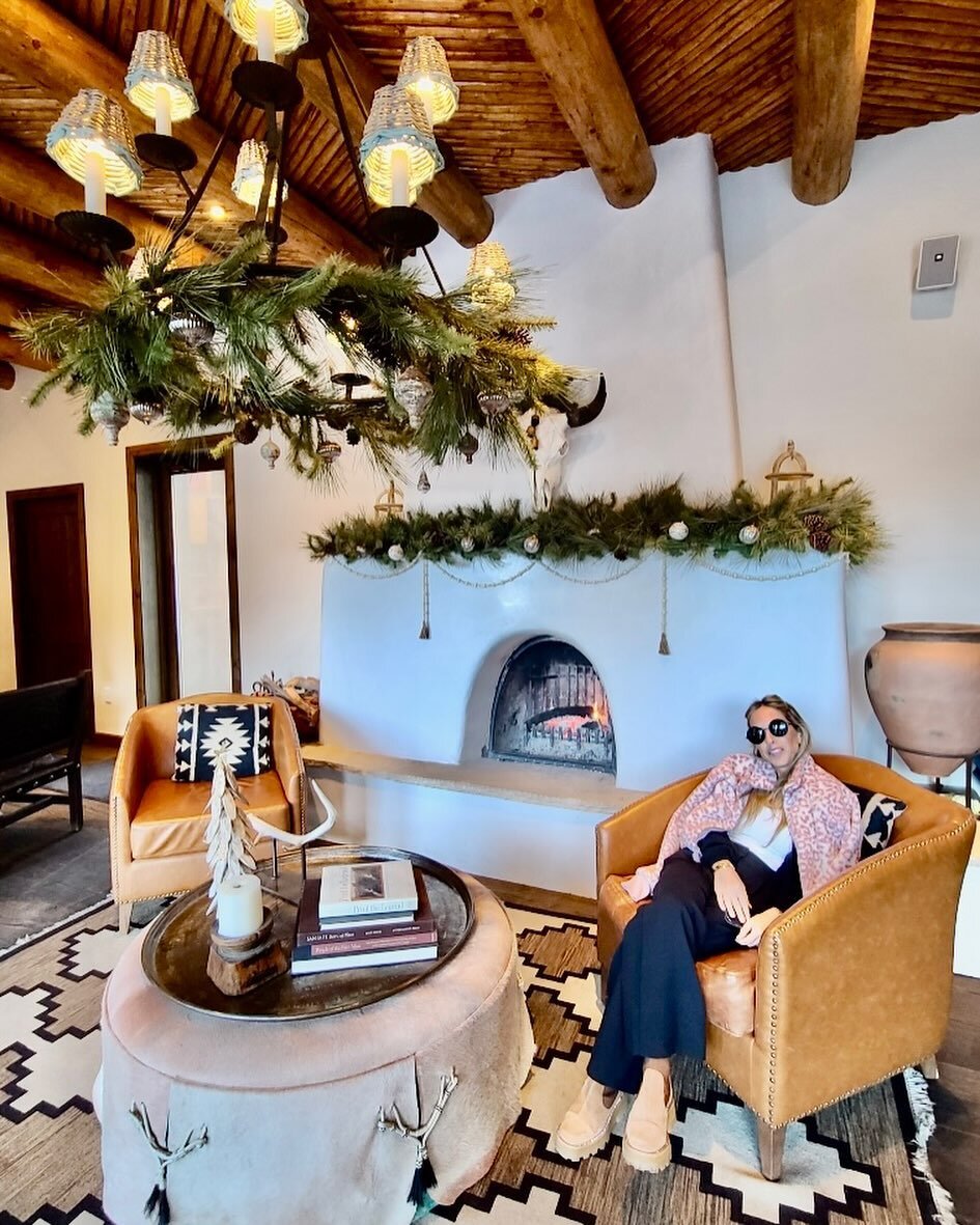 Feeling all the Santa Fe Vibes 🪅
.
.
.
#santafe #newmexico #auberge #bishopslodge #adventure #luxury #luxurytravel #luxurylifestyle #virtuoso #aubergeresorts #astravelprofavorites