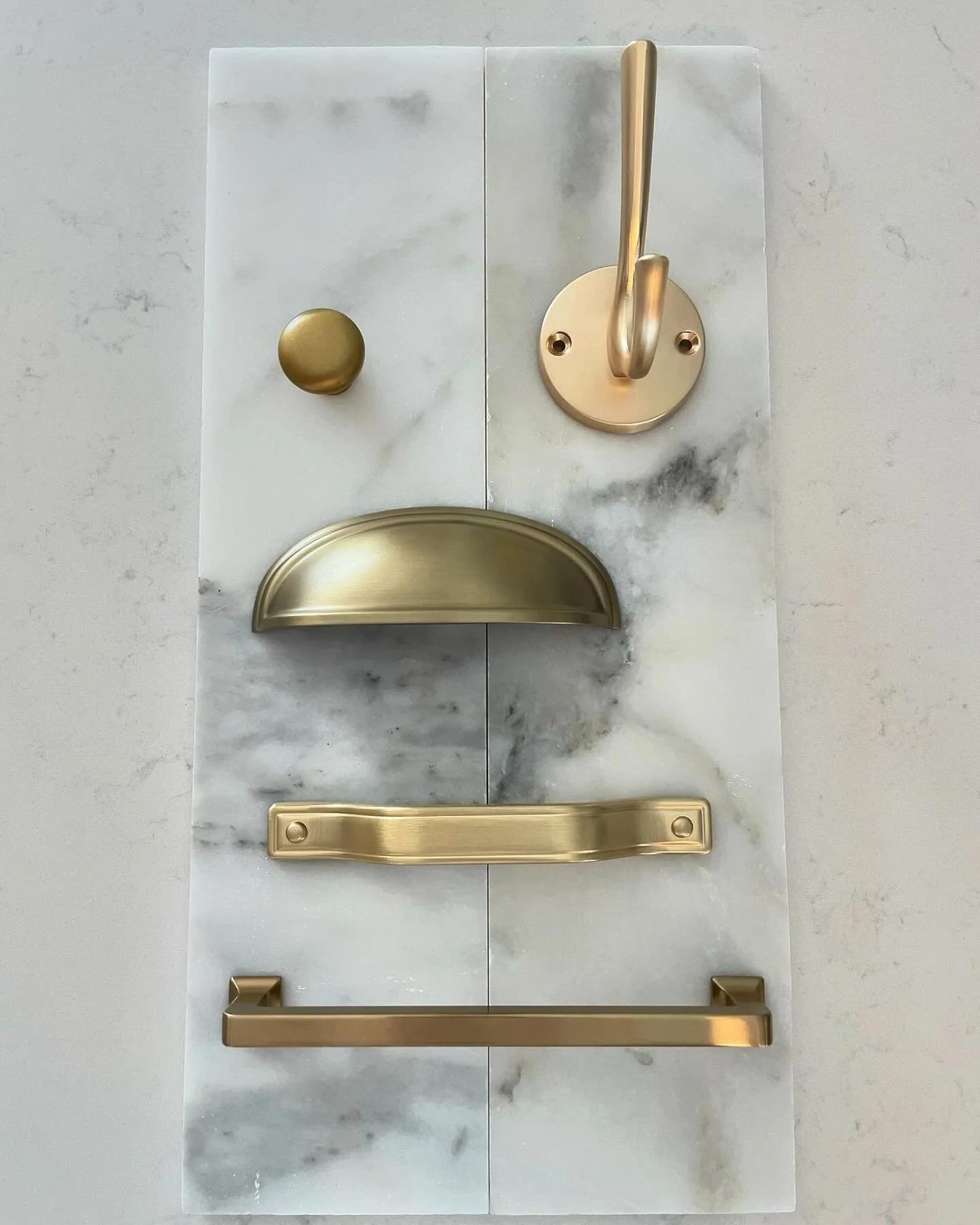 A little gold! ⭐️

#interiordesign #gold #hardware