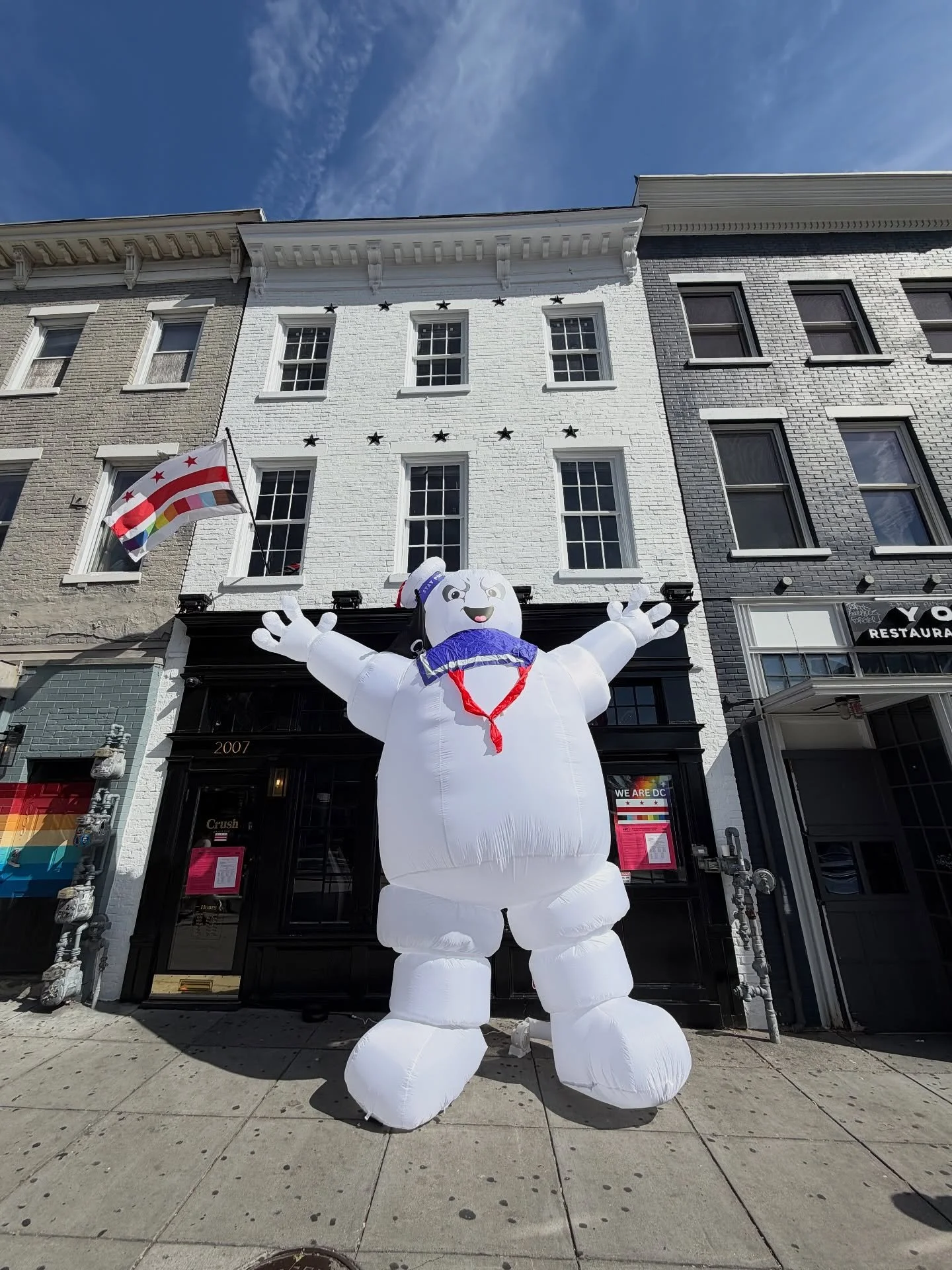 👻🔥 When you take &ldquo;go big or go home&rdquo; to a whole new level&hellip;

The Stay Puft Marshmallow Man is ready for the weekend🍫🍪

#Ghostbusters #StayPuft #MarshmallowMood #WhoYouGonnaCall #crushbardc