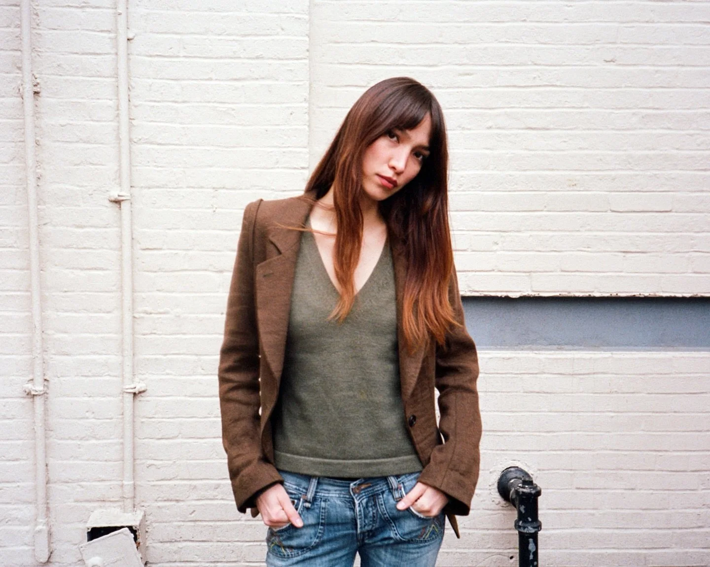 Playing solo in London next month at the @shacklewellarms supporting @scoutgillett and @scarlettwoolfe on March 18th ⁣
⁣
My first time back in the UK in many moons, playing all new songs ꨄ Hope to see you there. RSVP link in bio⁣
⁣
Photo by @shina.pe