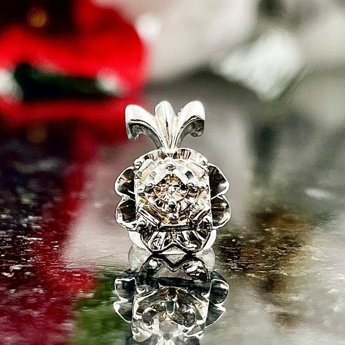 .07ct Vintage Diamond Floral Inspired Pendant 14k White Gold