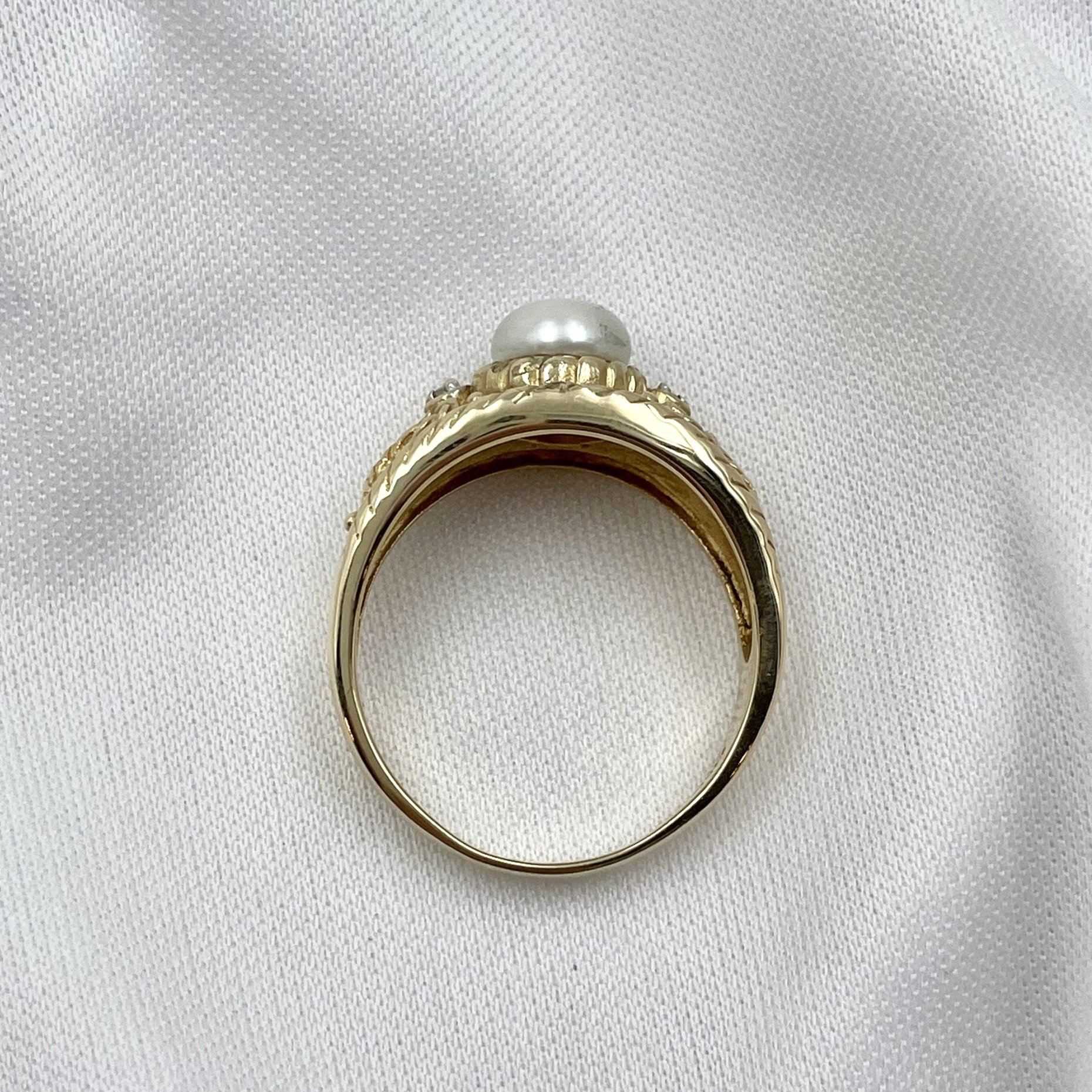 top down gallery view Freshwater Pearl And Diamond Engraved 14k Yellow Gold Ladies Ring