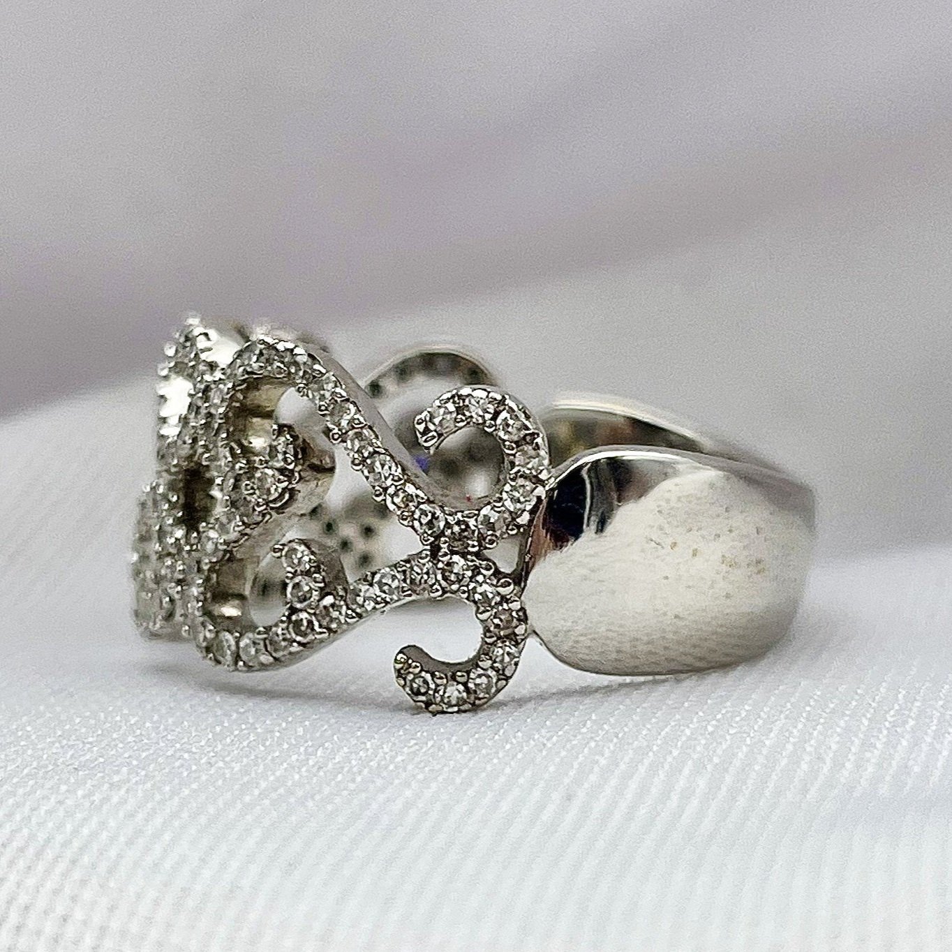side view white background 14k White Gold Fancy Heart 1/2ctw Diamond Band
