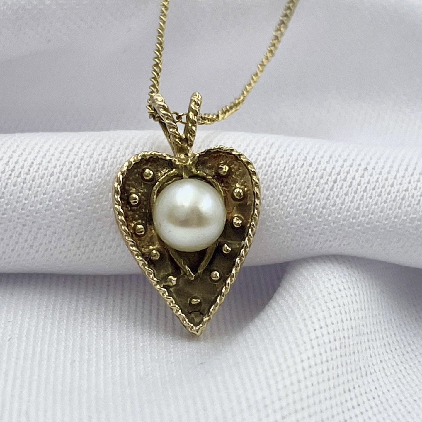 14k Yellow Gold Estate Pearl Heart Pendant