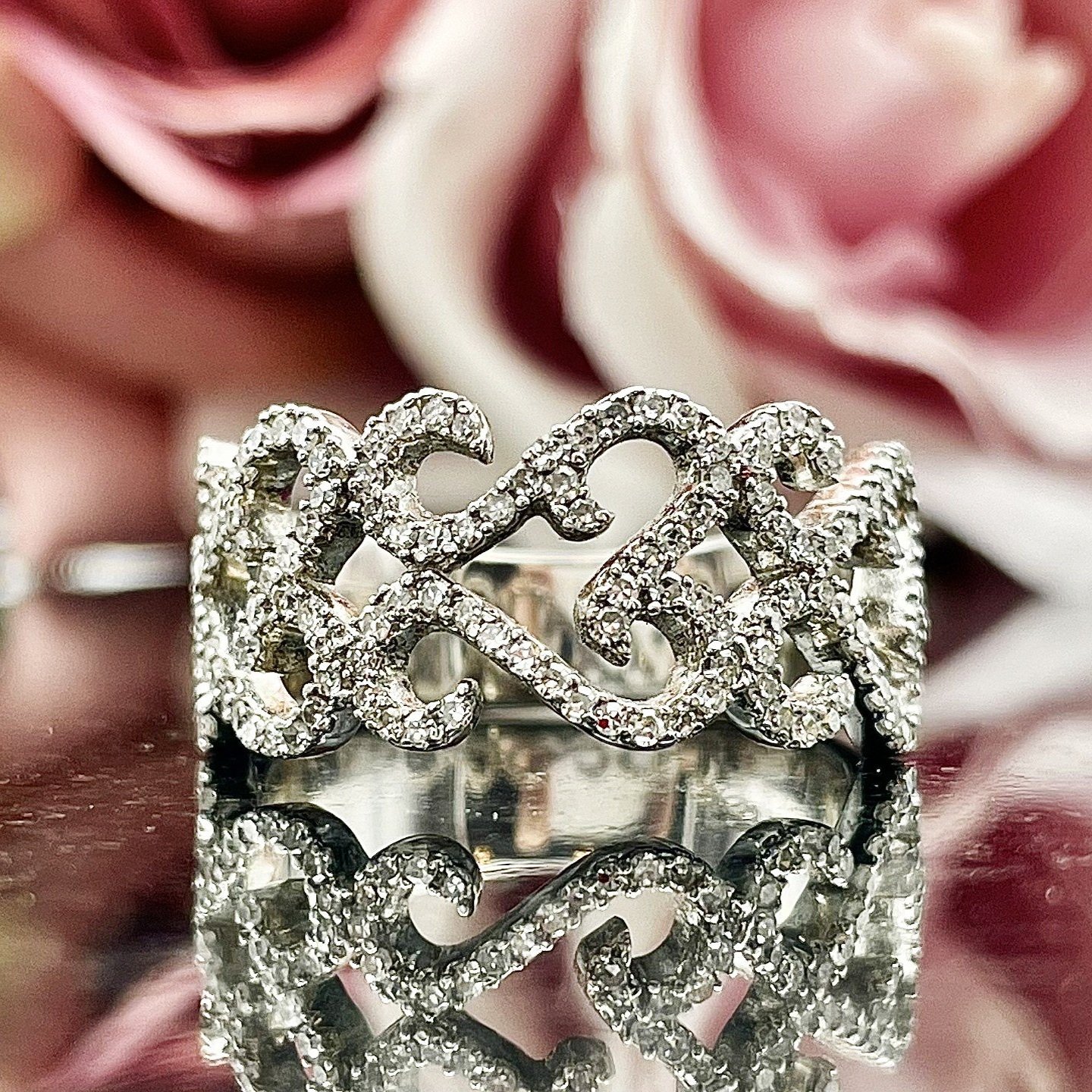 14k White Gold Fancy Heart 1/2ctw Diamond Band