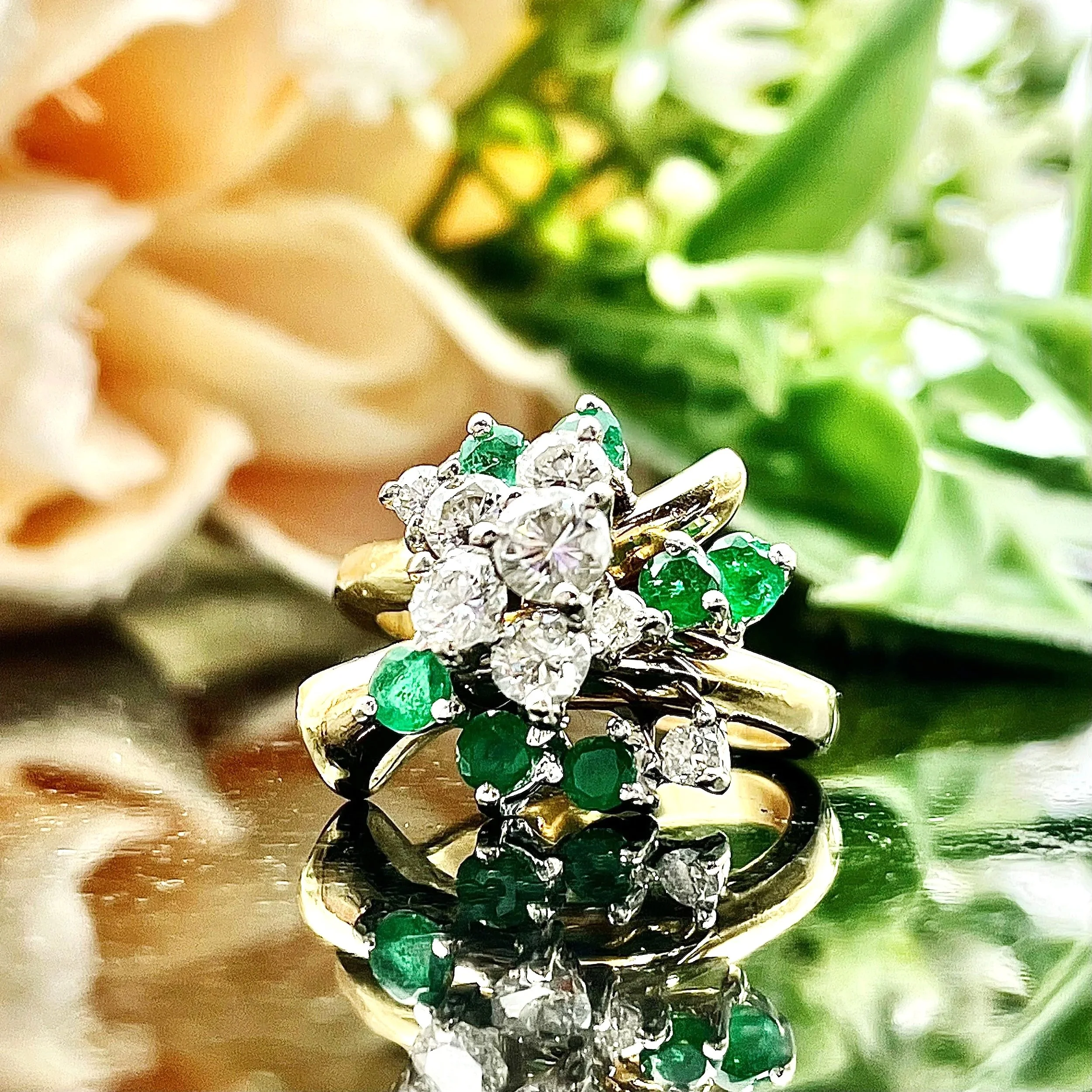 14k Yellow Gold Vintage 3/4ctw Diamond And Emerald Ladies Dinner Ring
