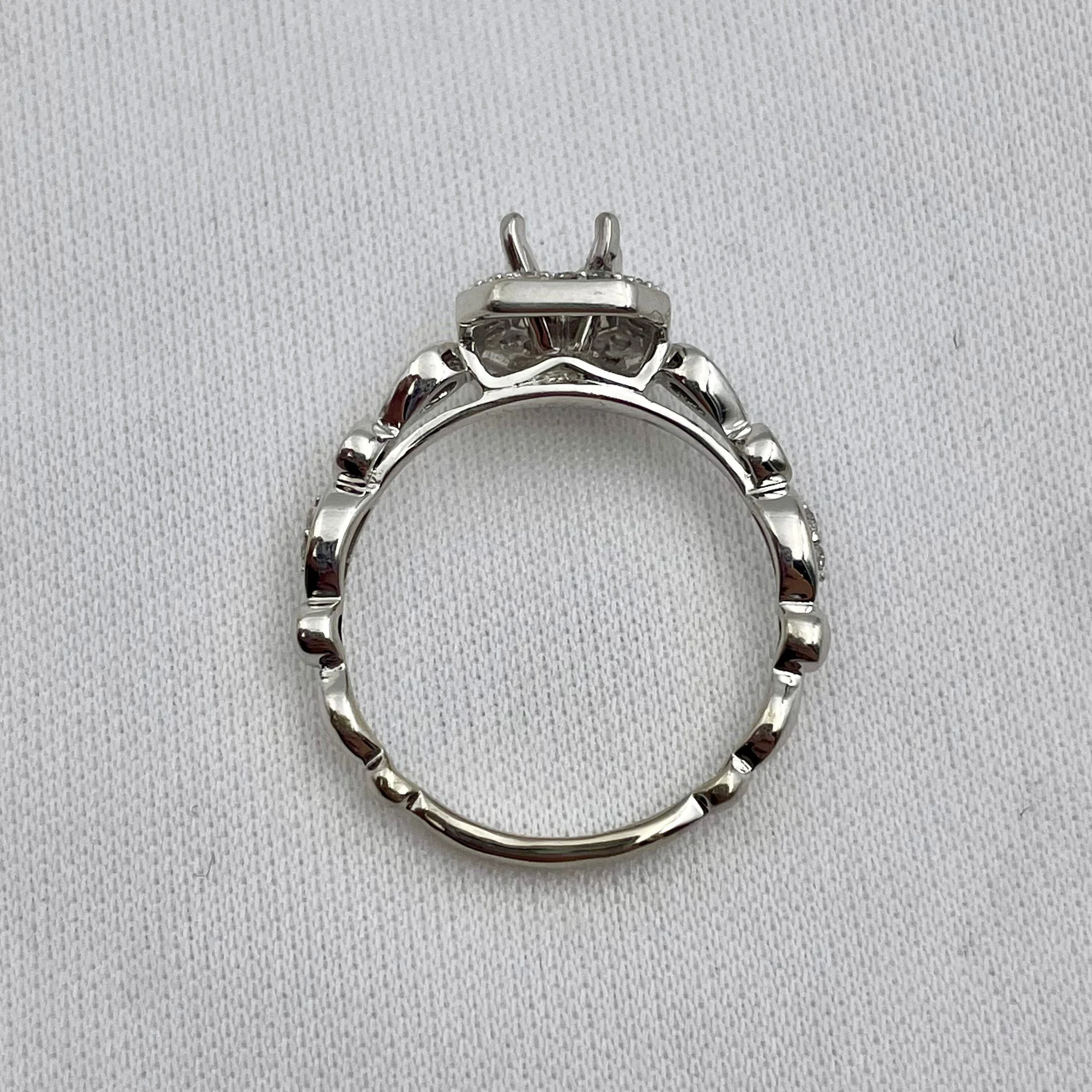 MAB0185B3.jpg