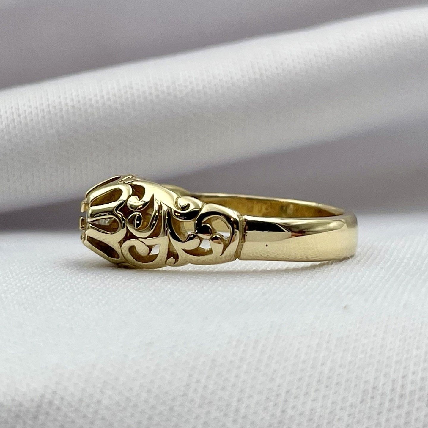 side view white background 1/5ct A+ Diamond Vintage 14k Yellow Gold Ladies Ring