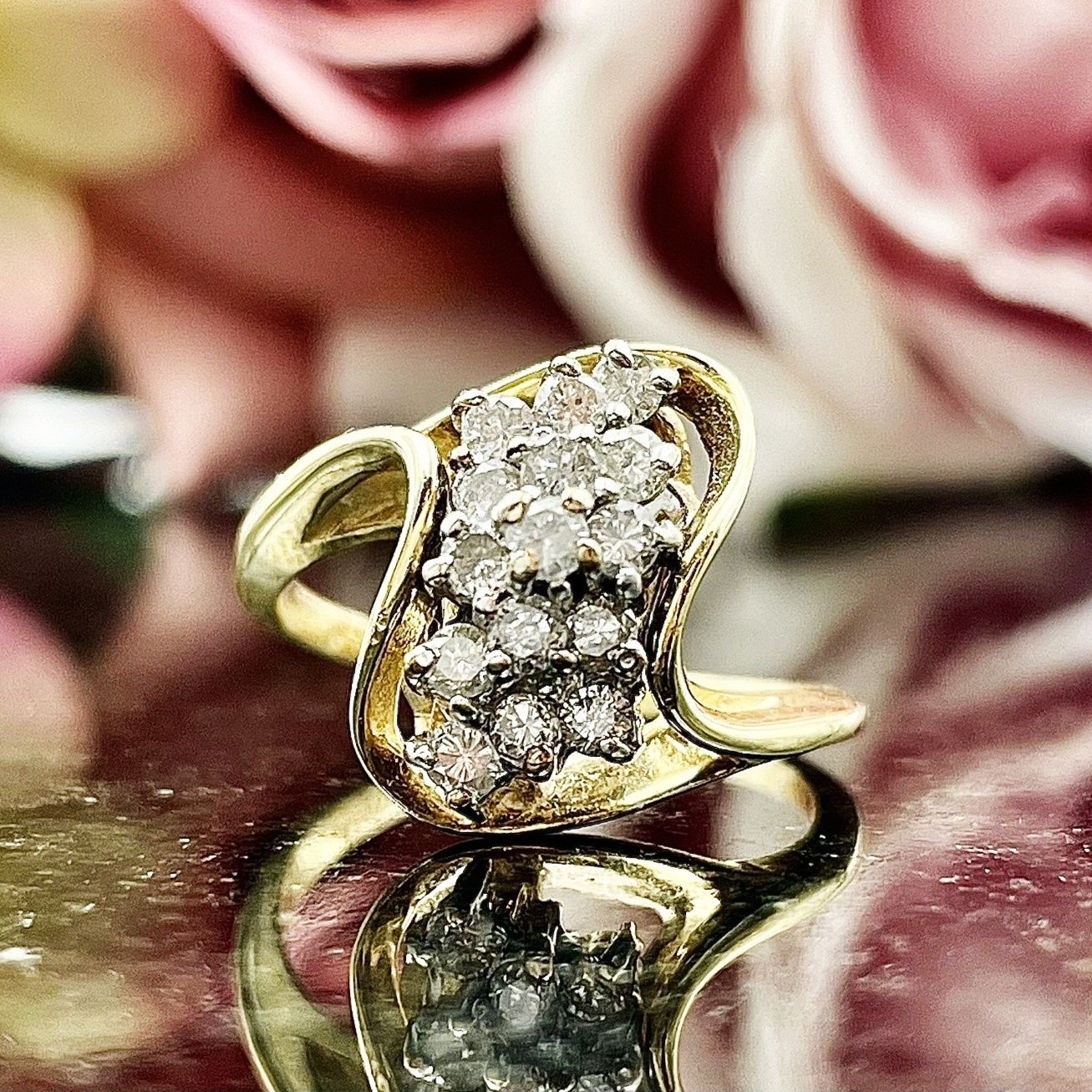 1/2ctw Swirl Cluster Ladies Diamond Ring 14k Yellow Gold