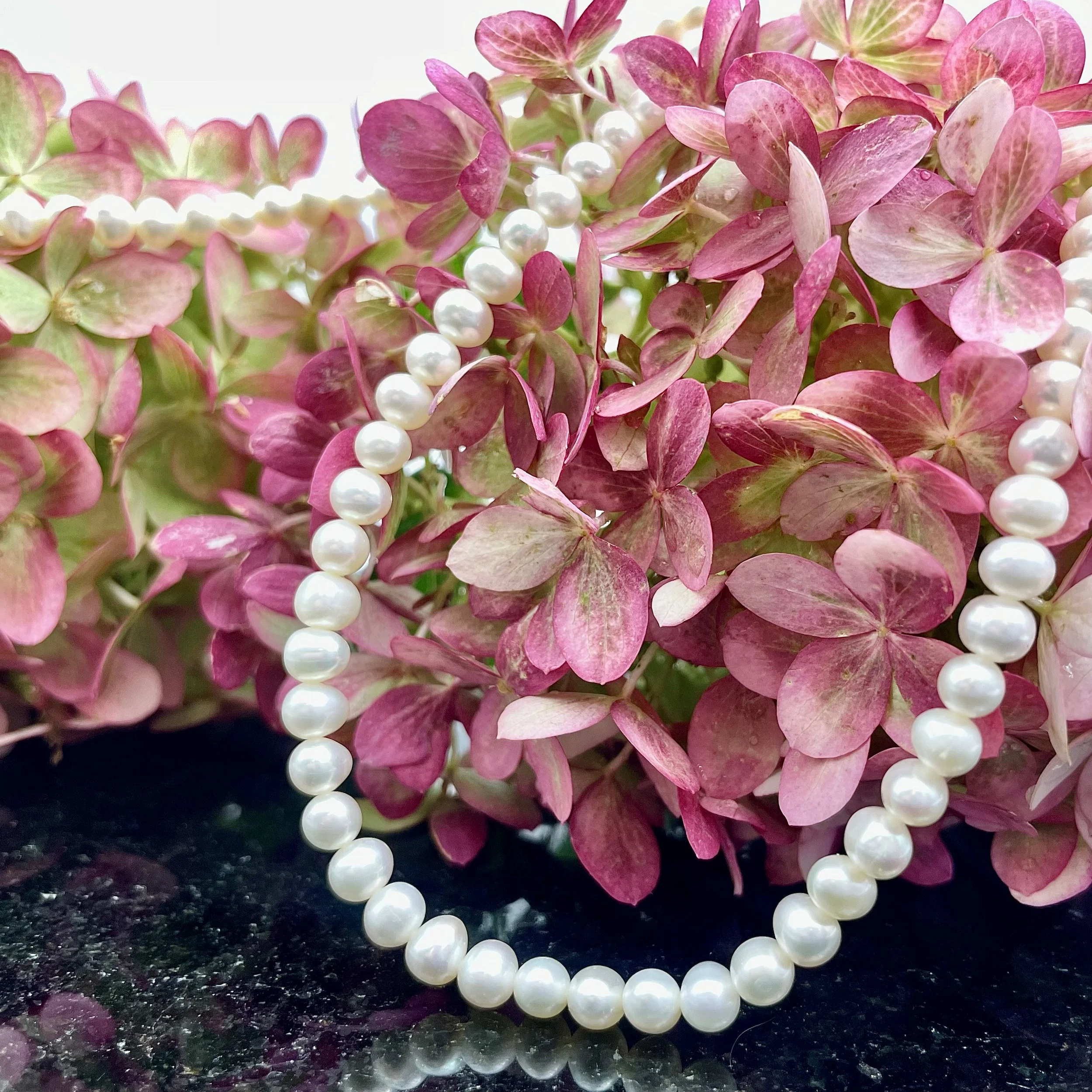 18" Approximately 5mm Fresh Water Pearl Strad 14k yellow Gold