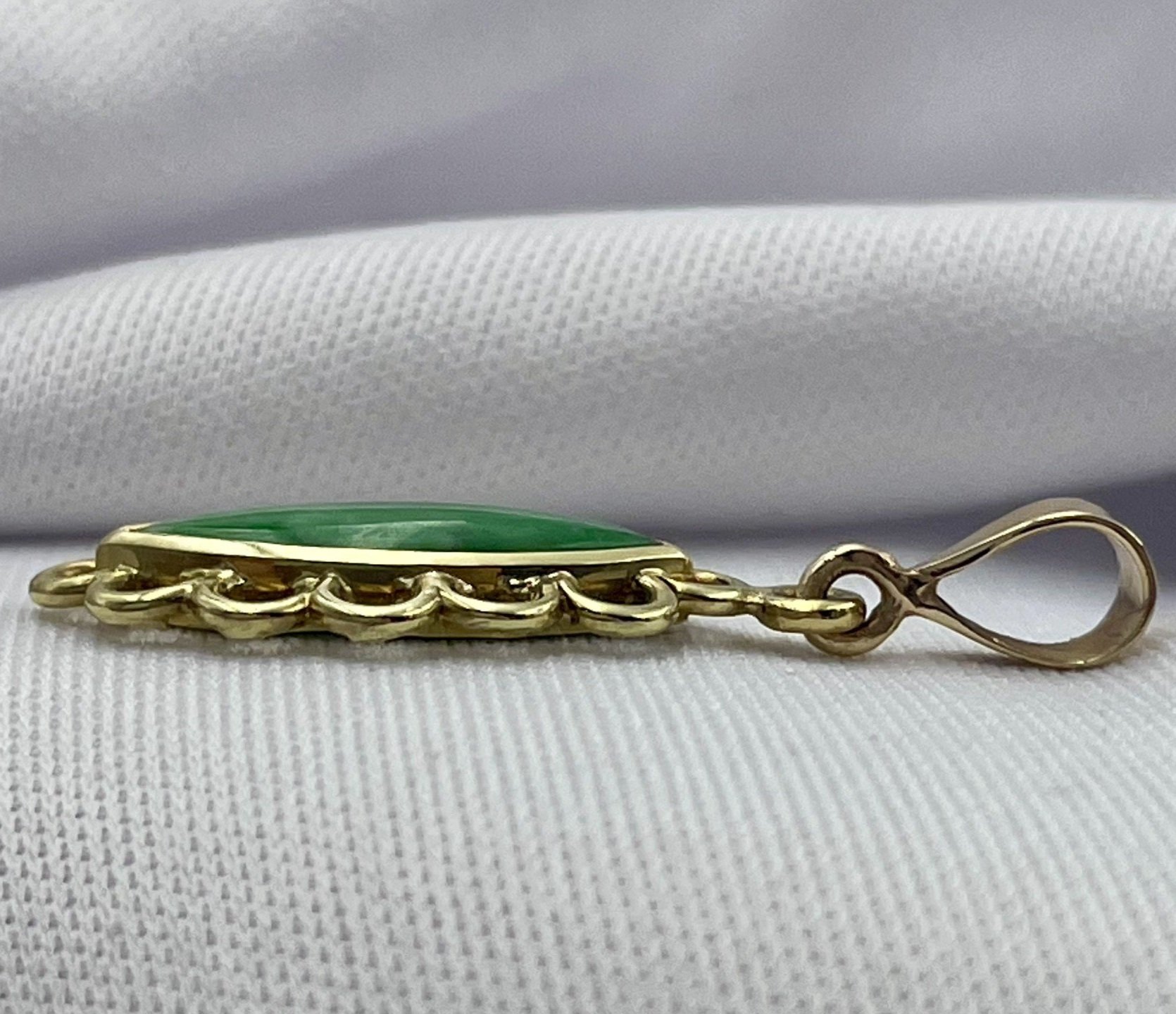 14k Yellow Gold Marquise Jade Vintage Pendant