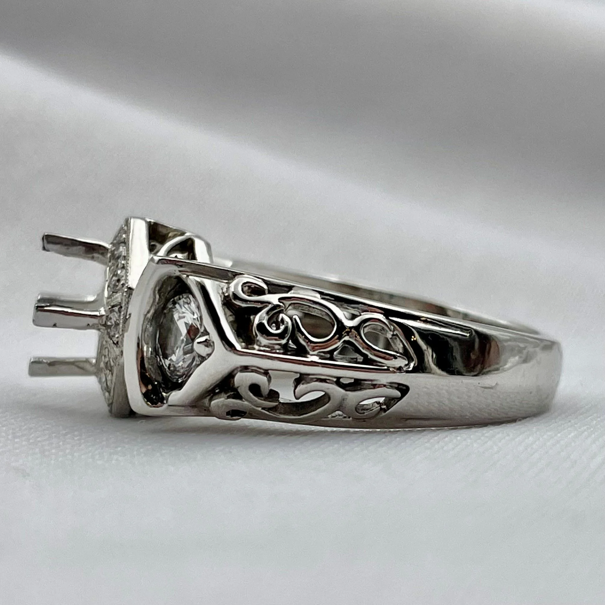 MAB0247K2.jpg
