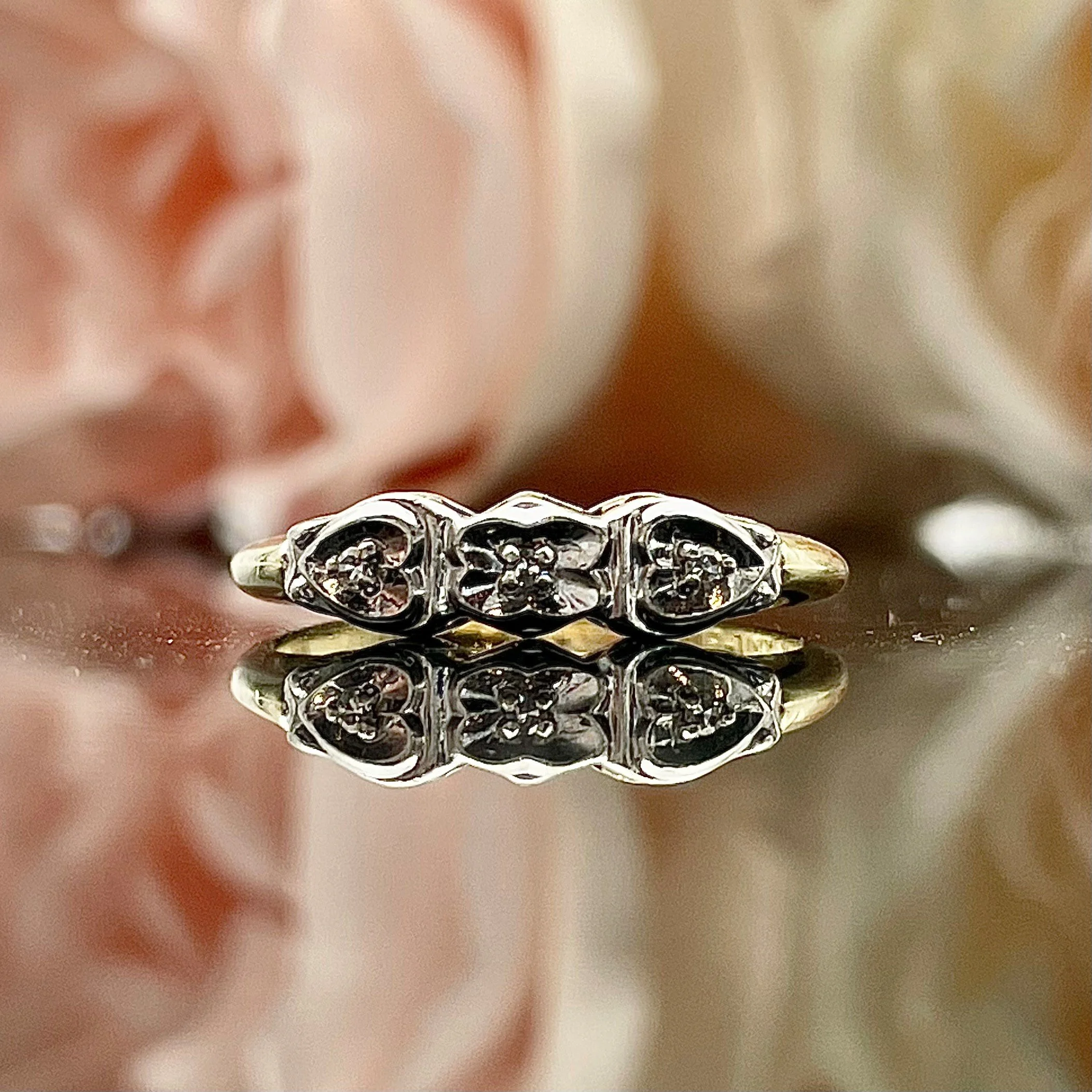 14k Yellow Gold Vintage Heart Ladies Diamond Band