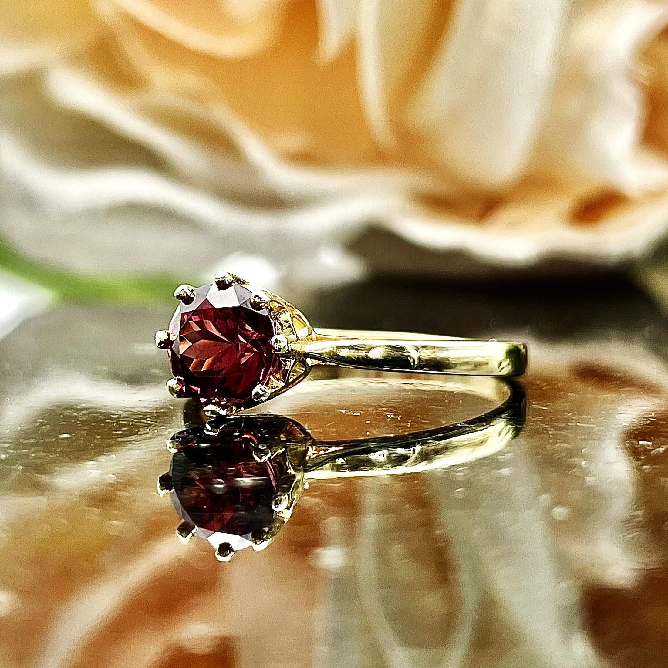 14k Yellow Gold Round Cut Rhodolite Garnet Ladies Solitaire Ladies Ring