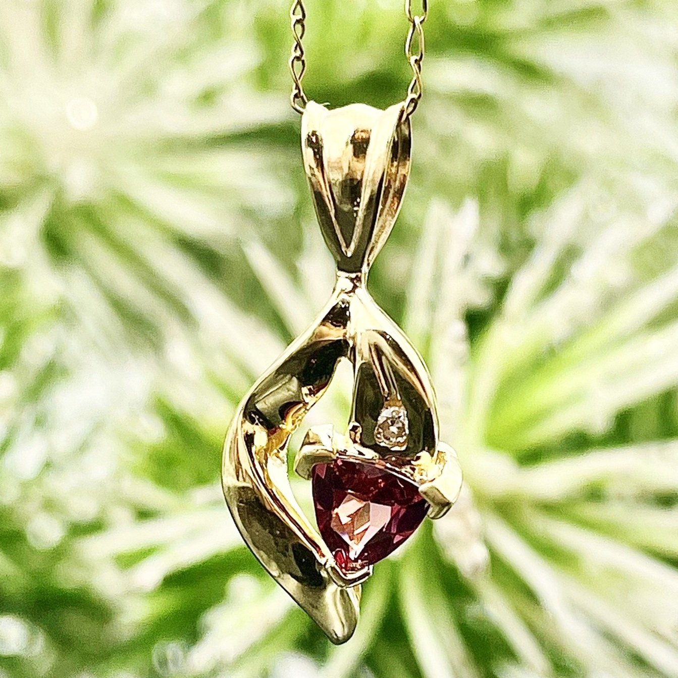 10k Yellow Gold Trillion Rhodolite Garnet With Diamond Accent Drop Pendant