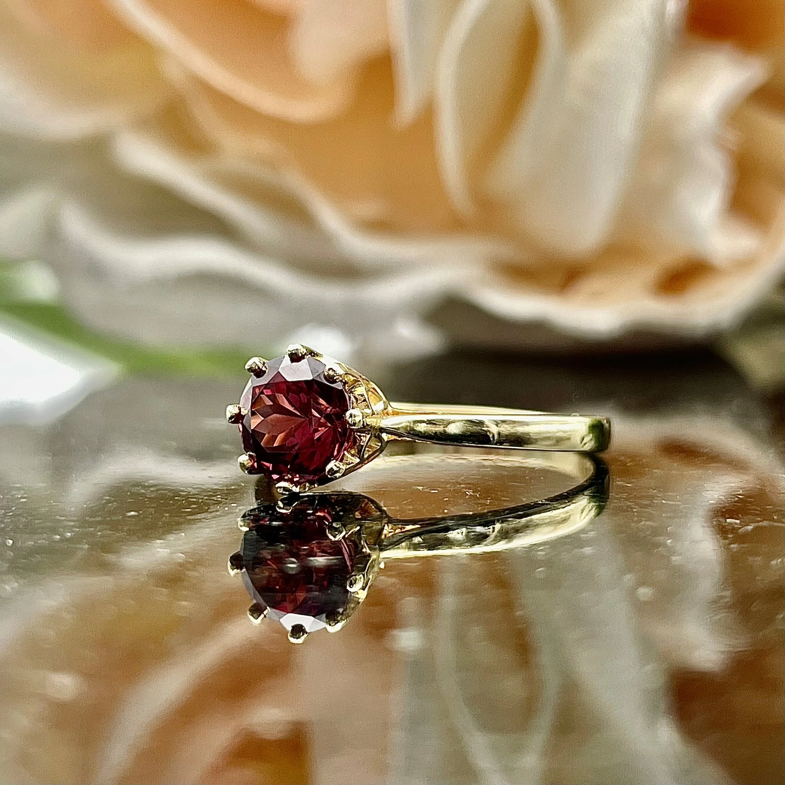 14k Yellow Gold Round Cut Rhodolite Garnet Ladies Solitaire Ladies Ring