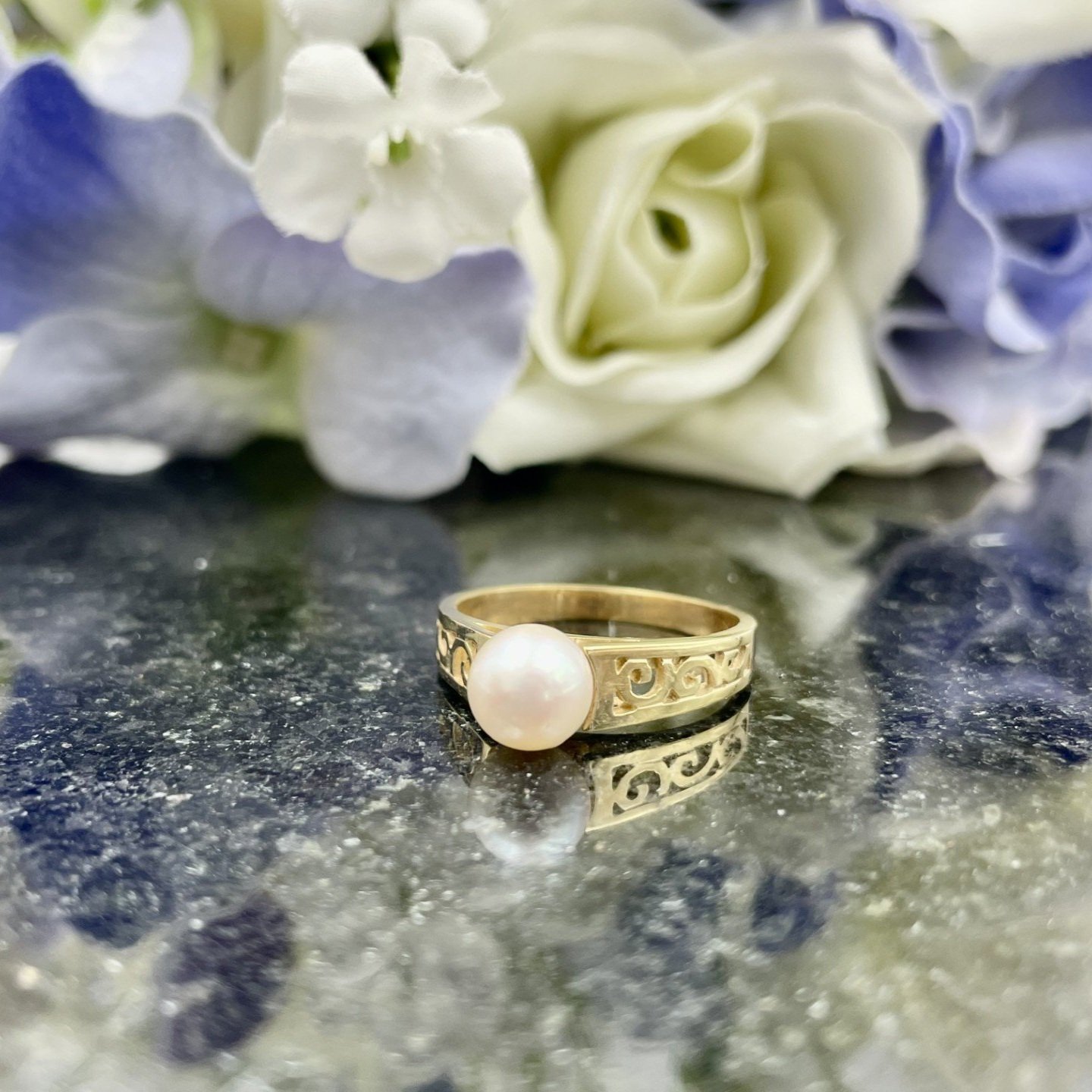 14k Yellow Gold Filigree Cutout Ladies Pearl Fashion Ring