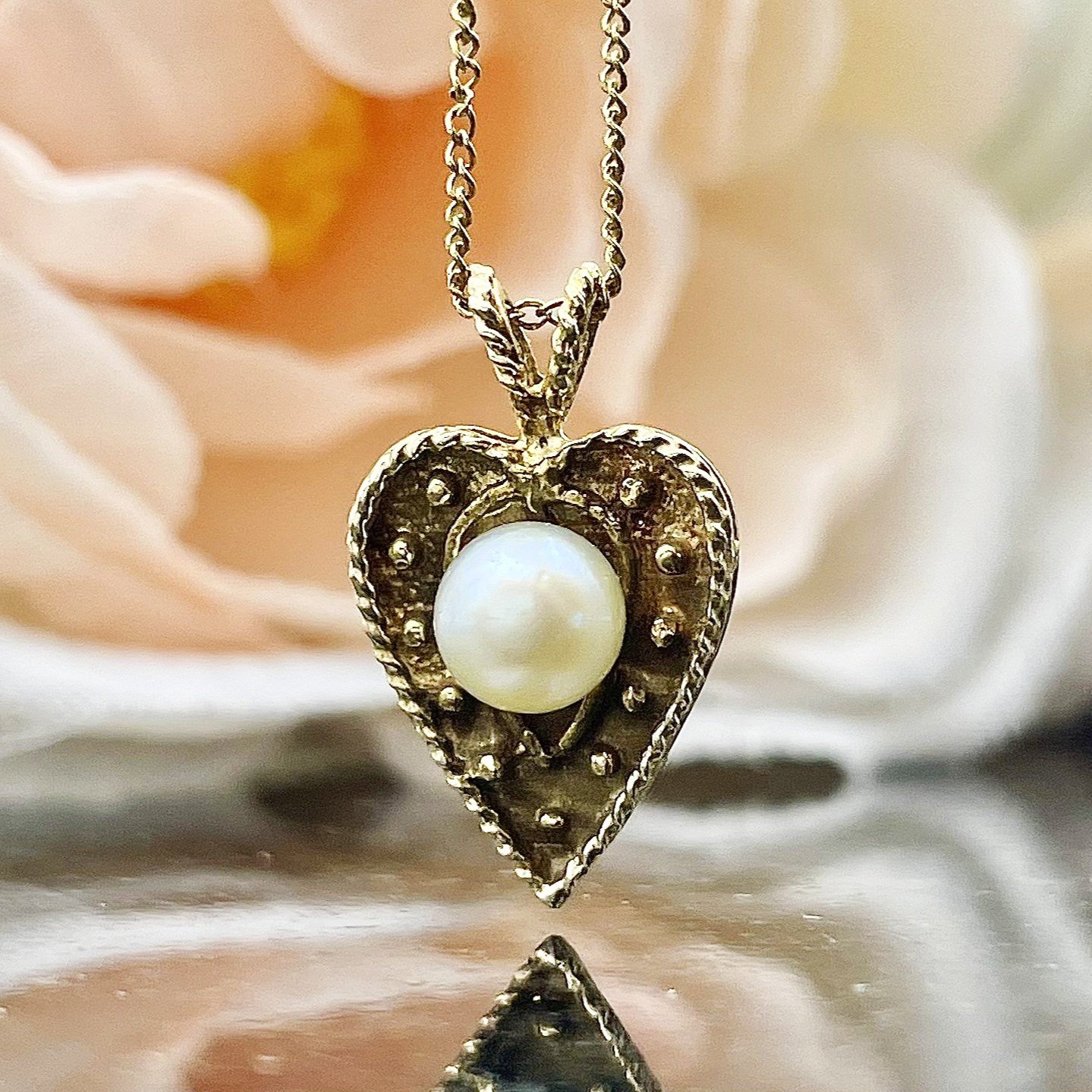 14k Yellow Gold Estate Pearl Heart Pendant