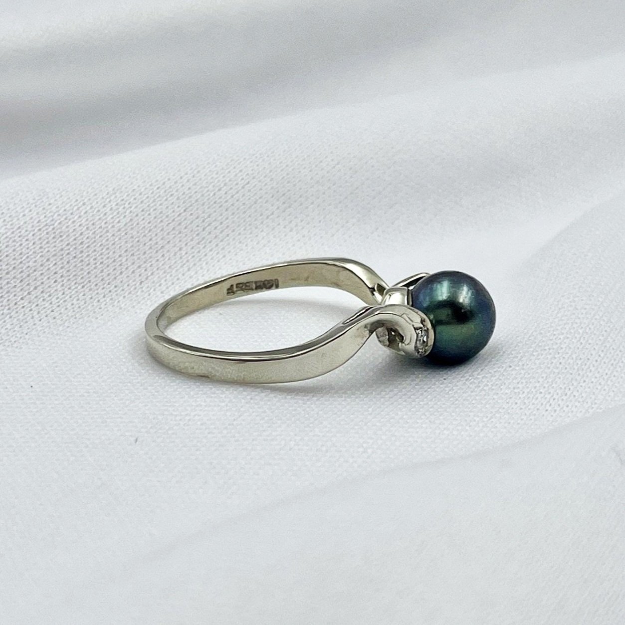 Ladies Tahitian Pearl And Diamond Ring 14k White Gold side view