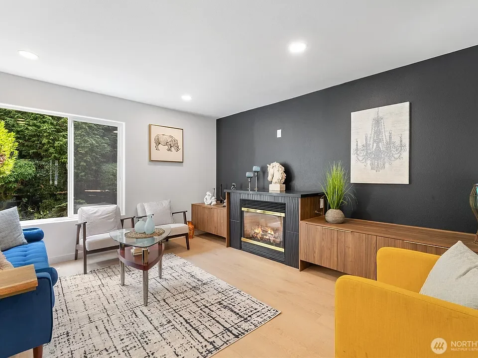 19718 76th Ave W unit C Lynnwood, WA 98036