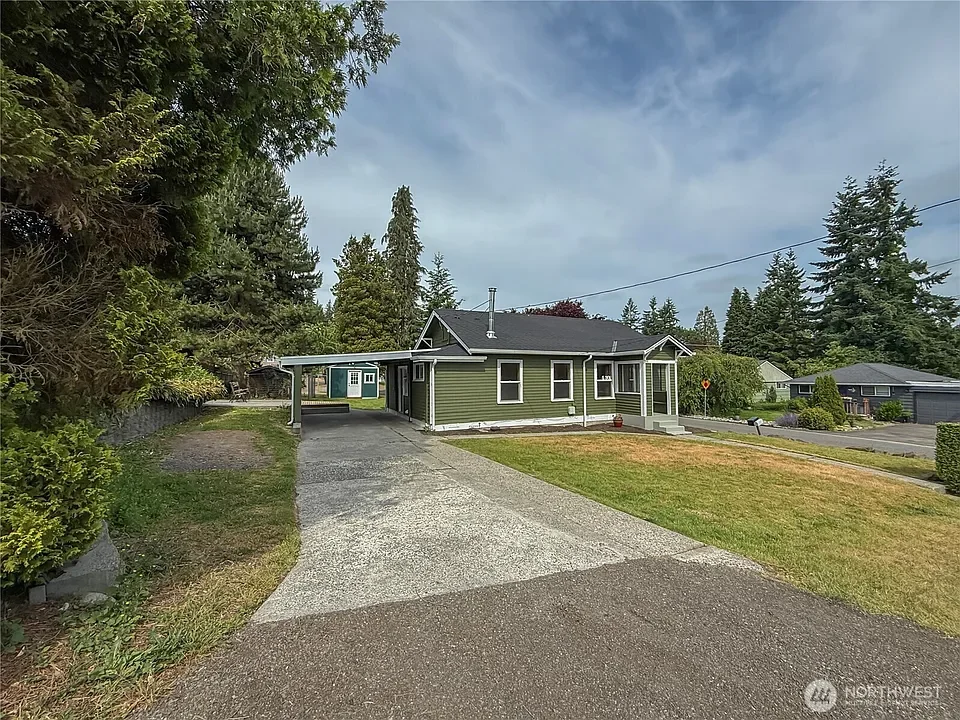 5302 Rockefeller Ave, Everett WA 98203