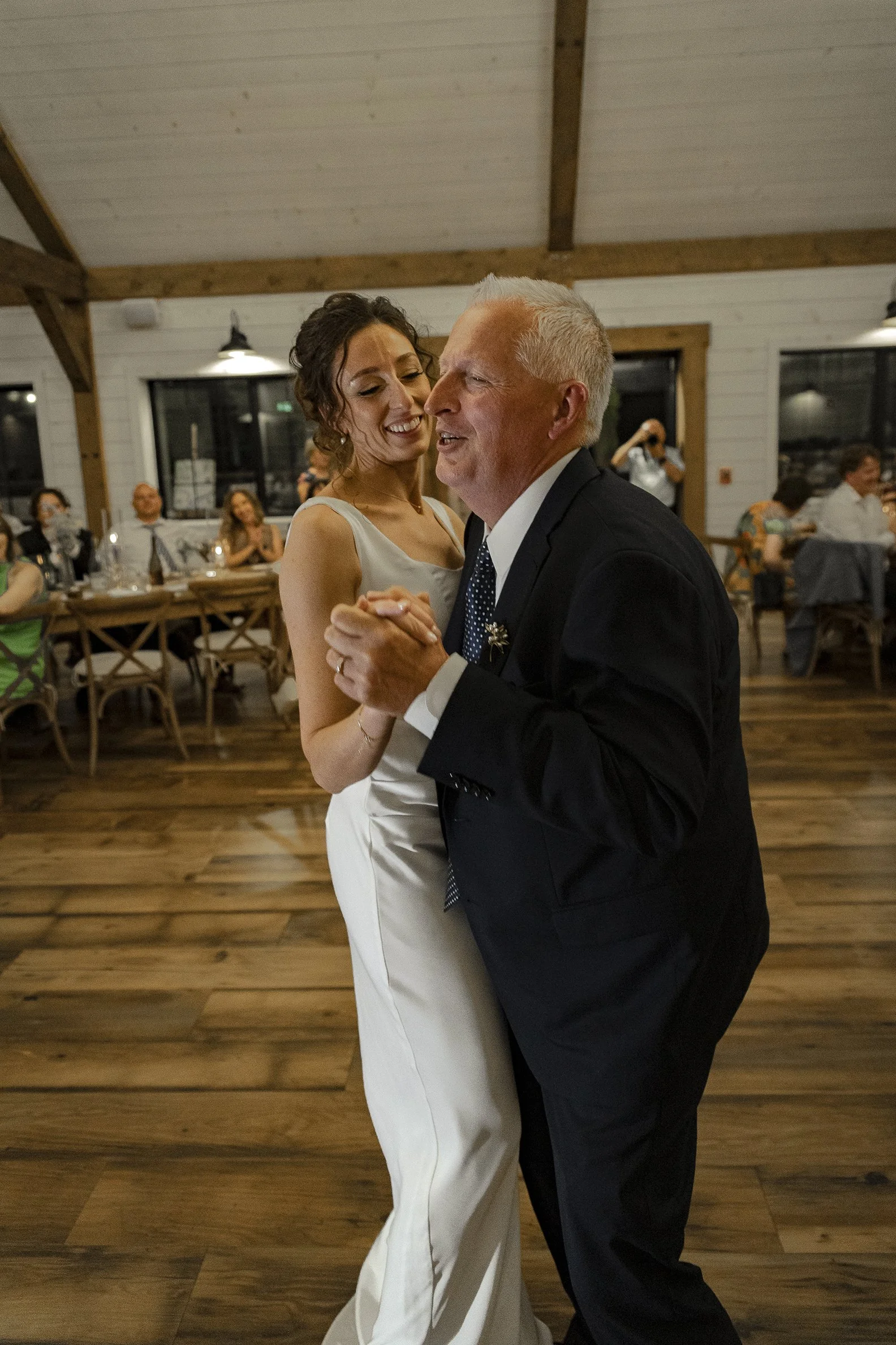 Wedding+at+River+House+Vineyard+and+Winery+by+Ottawa+Photographer+Eric+Boizette+Photography+1705.jpg
