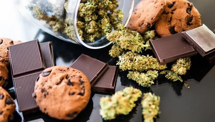 canna-cookie and chocolate