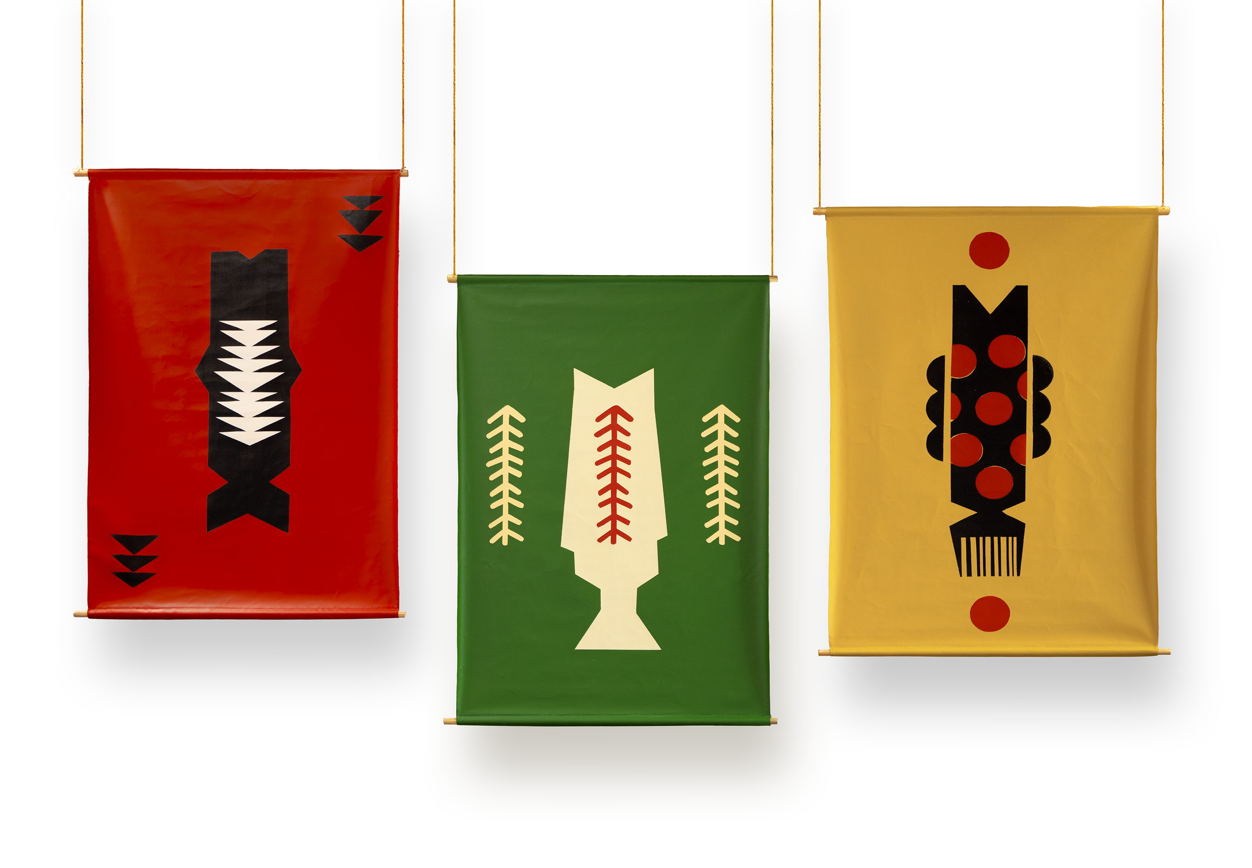 Pirá-cacofonia I, II and III, 2026. Enamel on canvas and wood. 70 x 100 cm (each).
