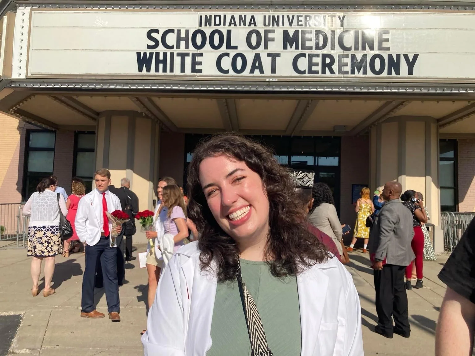 IT&rsquo;S MEET AN INTERN MONDAY! 
Everyone say hi to Lauren Alexander! 🌷

She went to undergrad at IU Bloomington (go Hoosiers 🔴⚪️)

She graduated medical school from IU School of Medicine 🎓

 She chose Franciscan because of the abundant support 