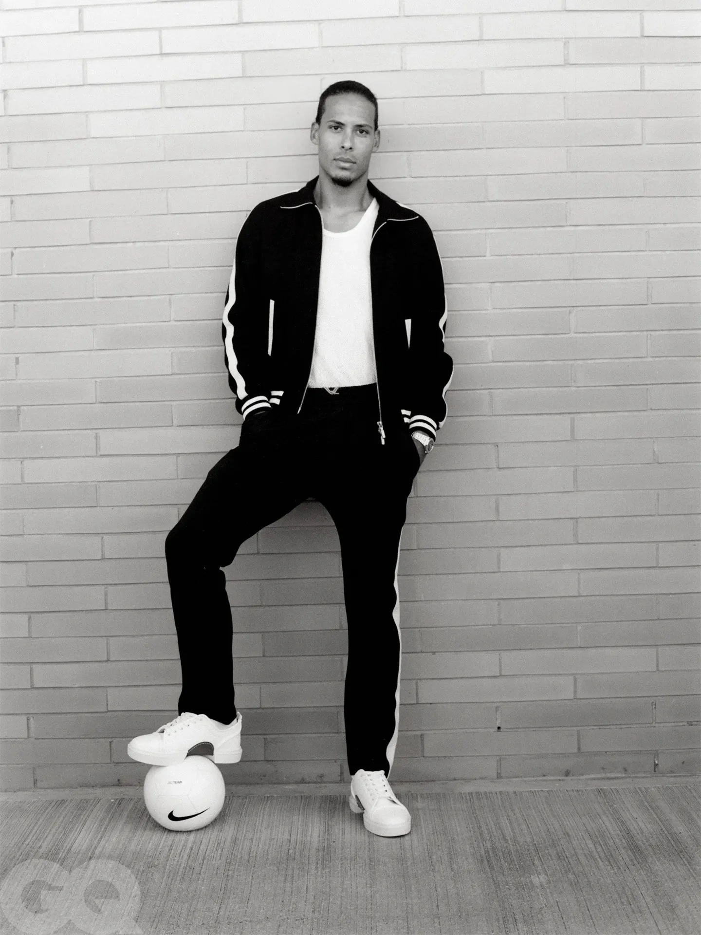 Virgil van Dijk_0004_Online Portrait Black.jpg