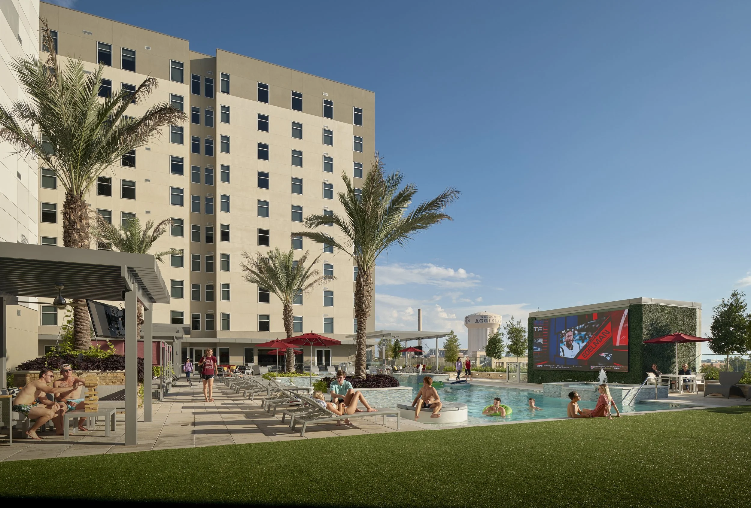 Aspire College Station - Amenity Deck.jpg