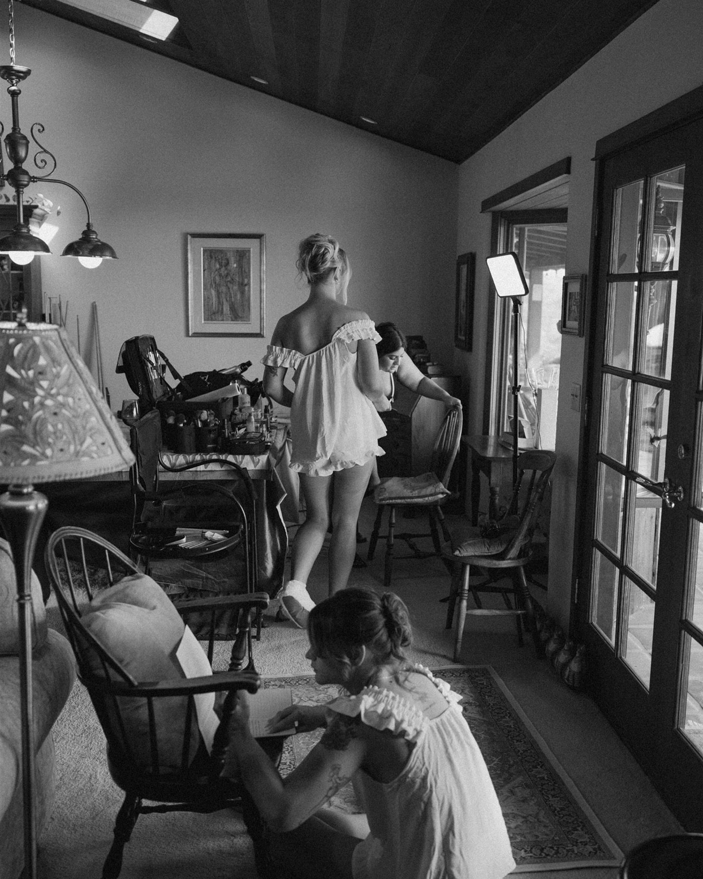 This series of photos tells the story of the day from a quieter and more intentional perspective, one of simply observing. Moments you can feel. Moments when people were just existing and unaware of a camera. This is the most important role of being 