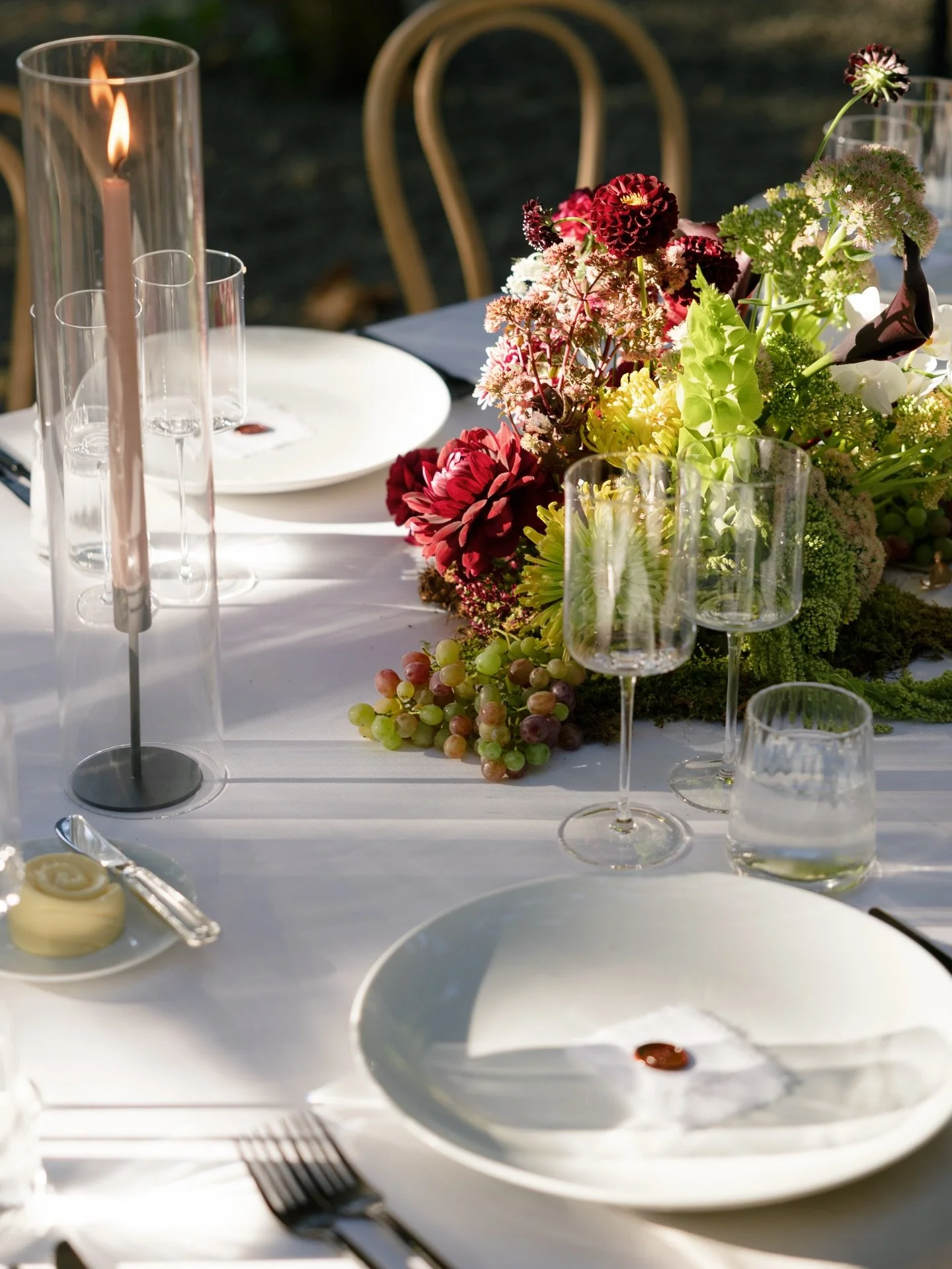 When the light hits just right during cocktail hour and everything is dreamy and romantic. I love the details of this sweet day in Napa. The Italian influence gets me so excited to be in Italy in a few weeks!!

Shot with the amazing @nicoledonnellyph