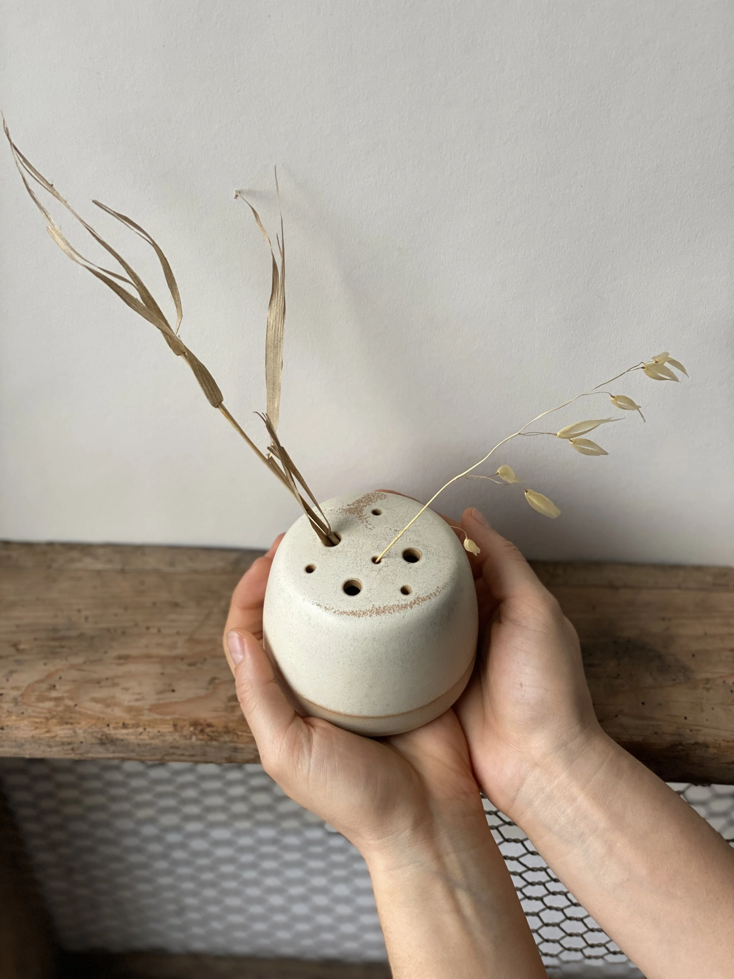 Töpferkurs – Teilnehmer beim Töpfern