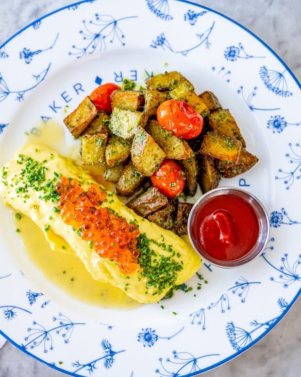 Parisian soft omelette with beurre blanc and chives