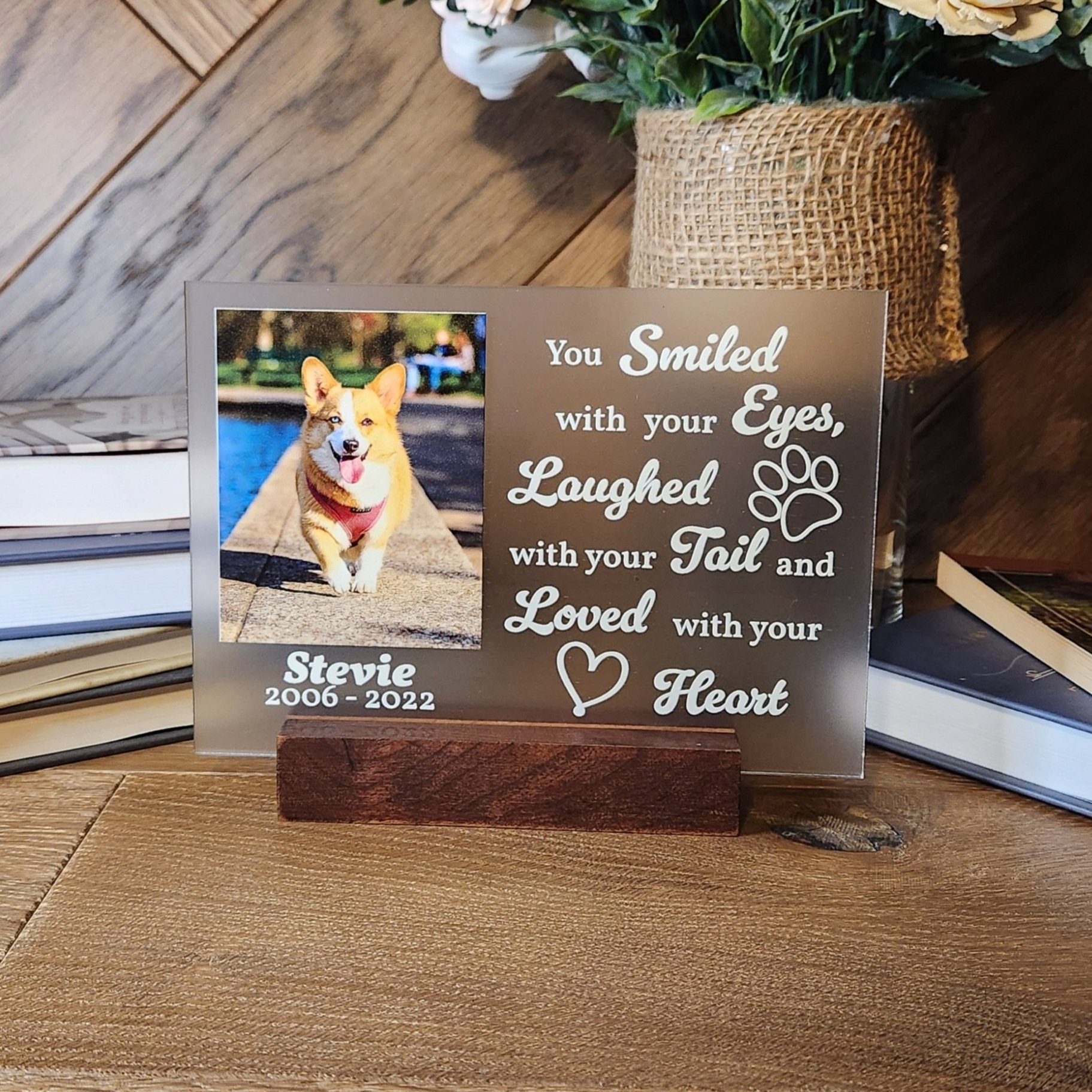 Acrylic+Pet+Display+-+Quote+-+FROSTED.jpg