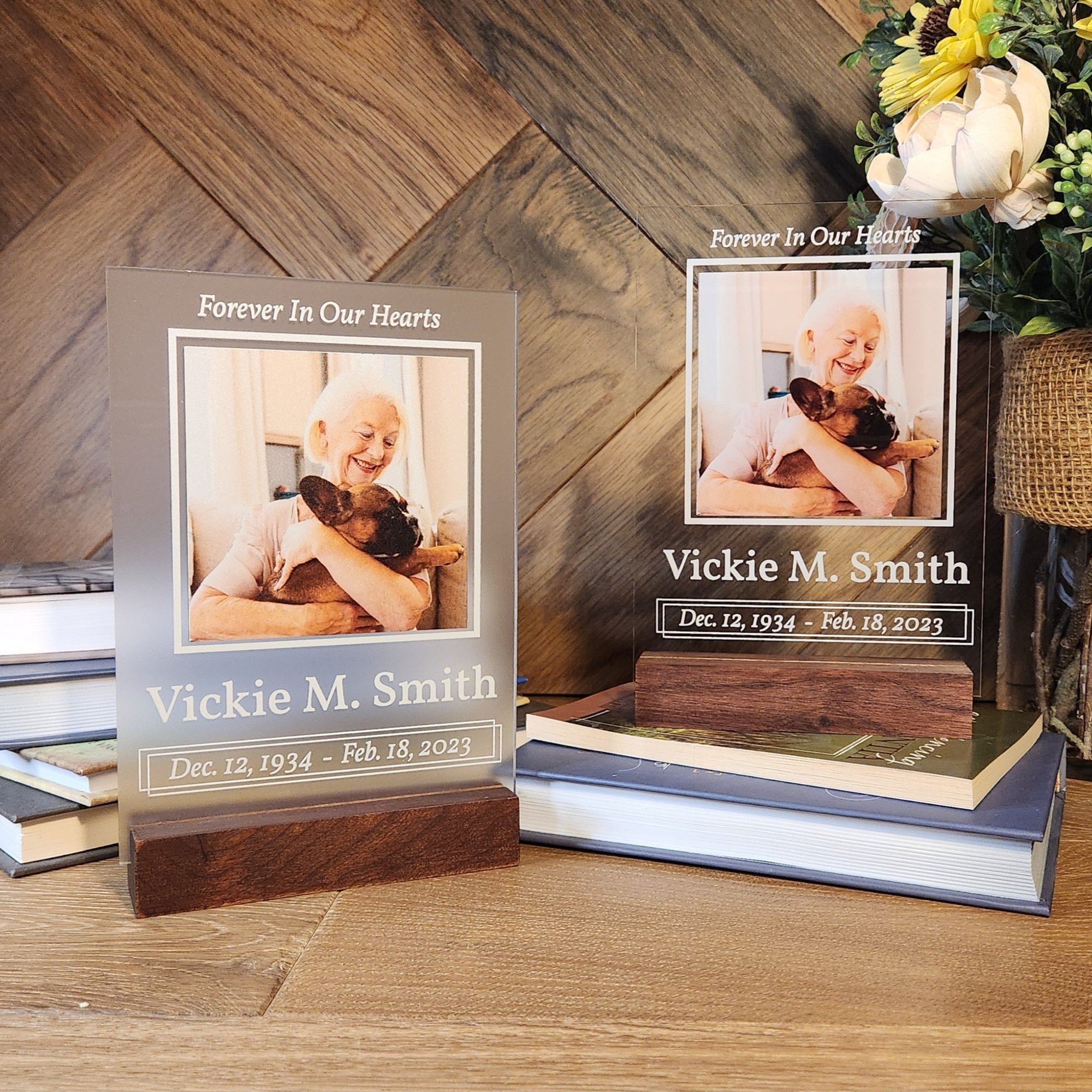 Acrylic+Display+-+Vickie+-+DUO.jpg